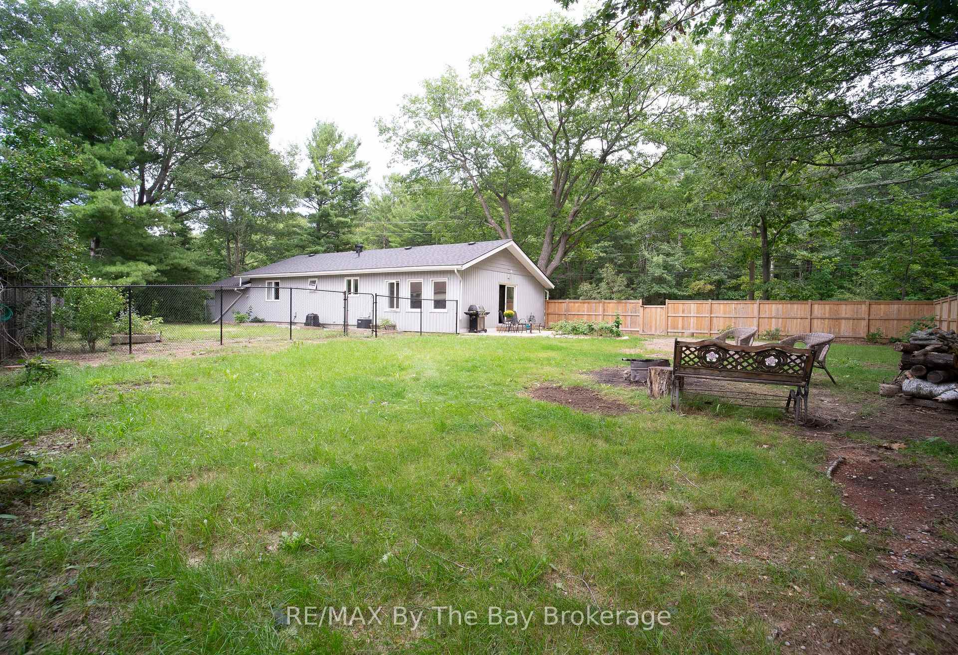 Photo 16 of 74 Oxbow Park Drive, Wasaga Beach — HOMEH
