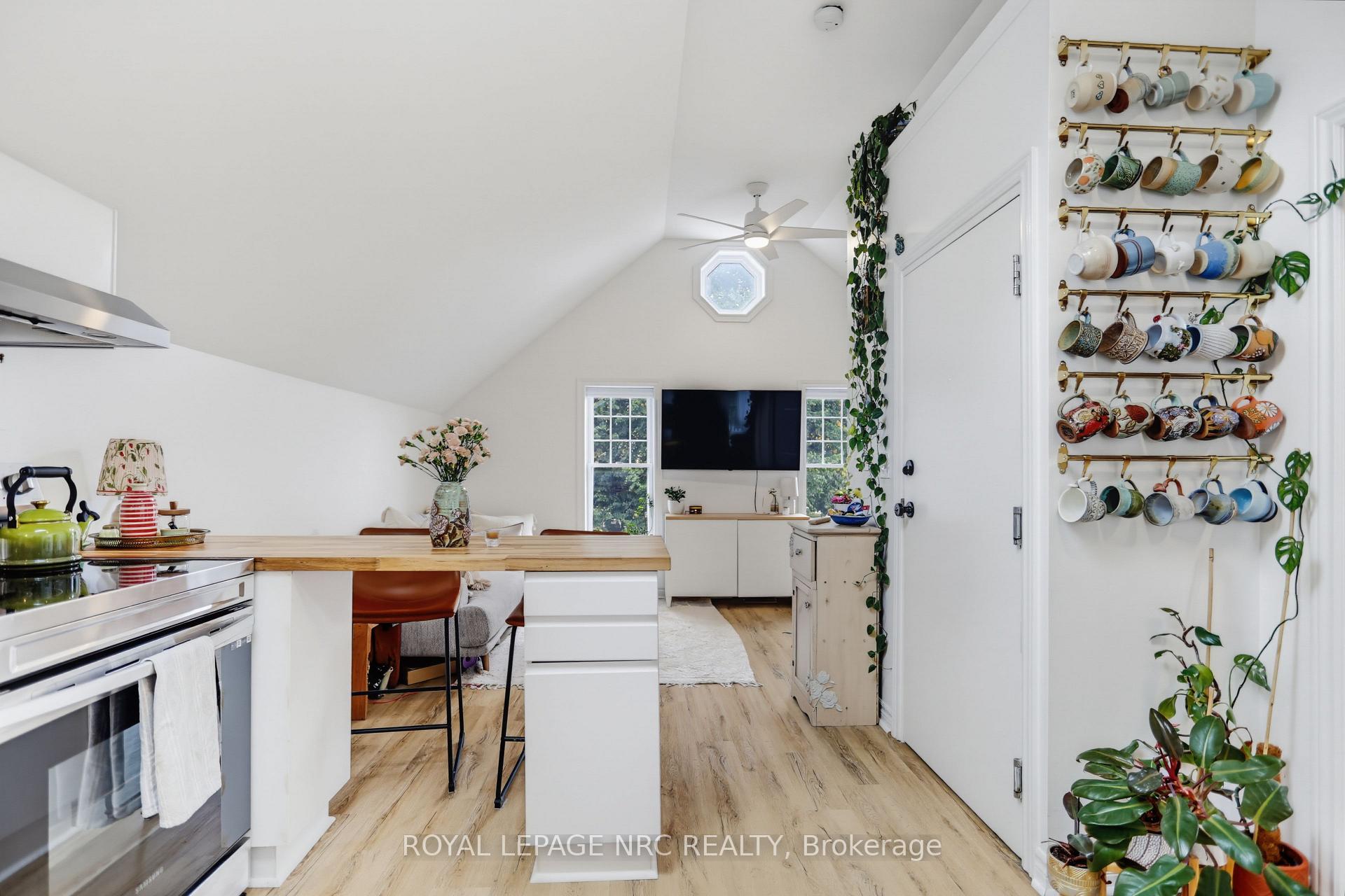 Photo 10 of Unit 2, 52 Queens Circle, Fort Erie, Crystal Beach — HOMEH