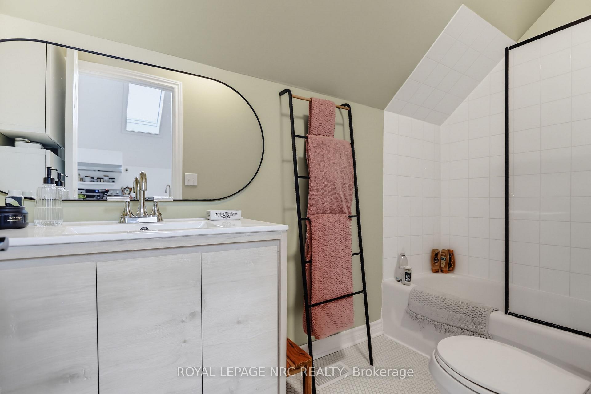Photo 13 of Unit 2, 52 Queens Circle, Fort Erie, Crystal Beach — HOMEH