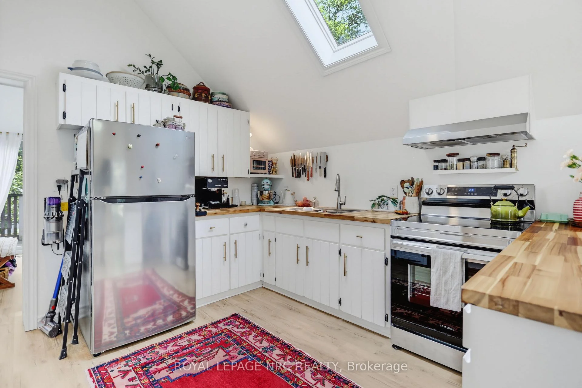 Photo 5 of Unit 2, 52 Queens Circle, Fort Erie, Crystal Beach — HOMEH