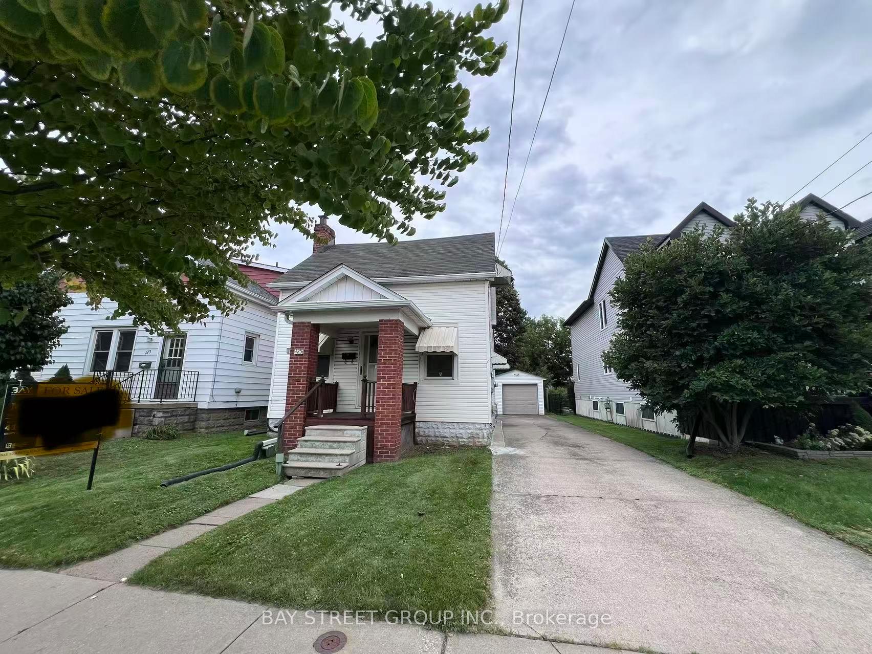 Photo 2 of 125 Broadway Avenue, Hamilton, Ainslie Wood — HOMEH