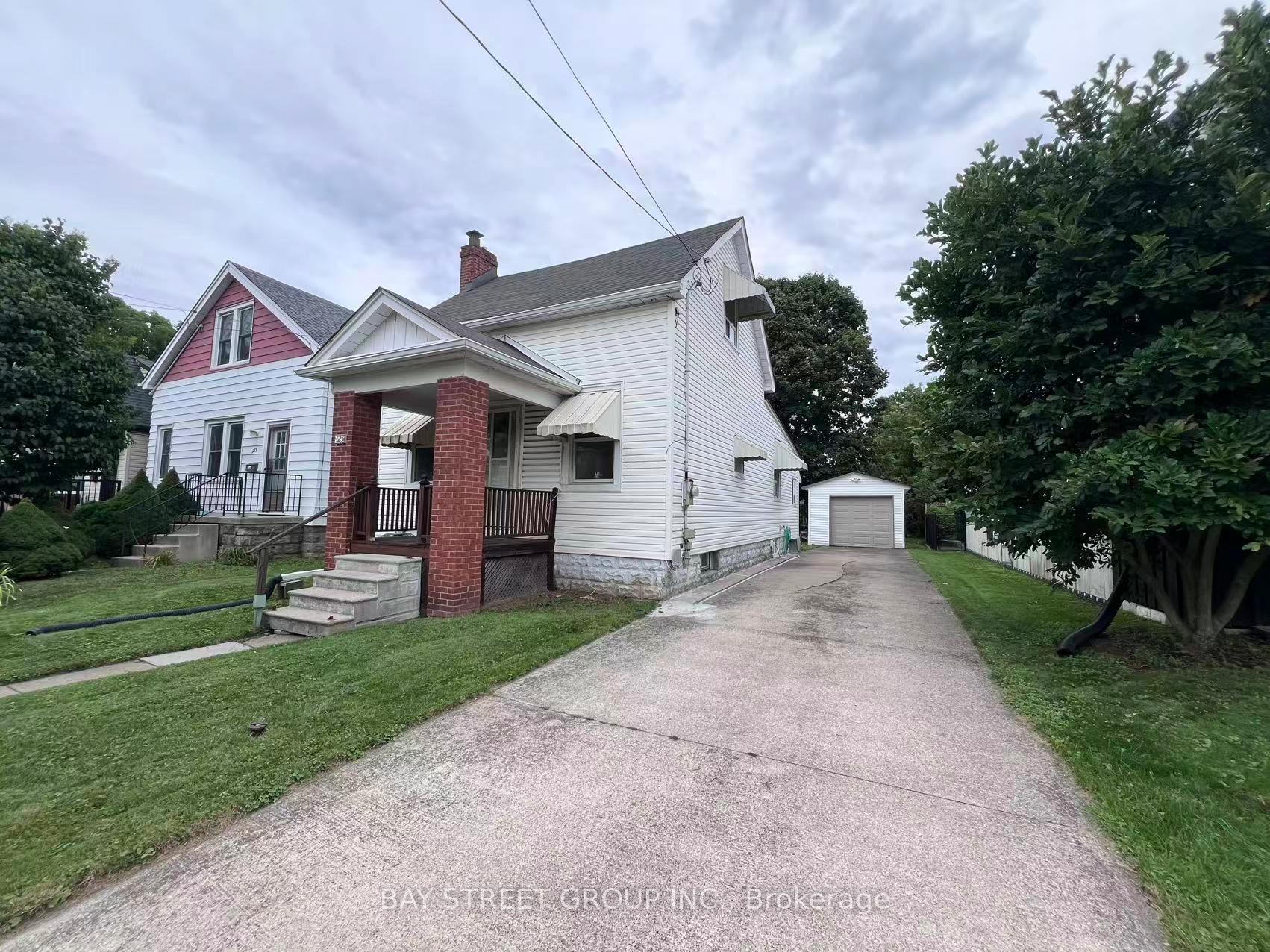 Photo 3 of 125 Broadway Avenue, Hamilton, Ainslie Wood — HOMEH