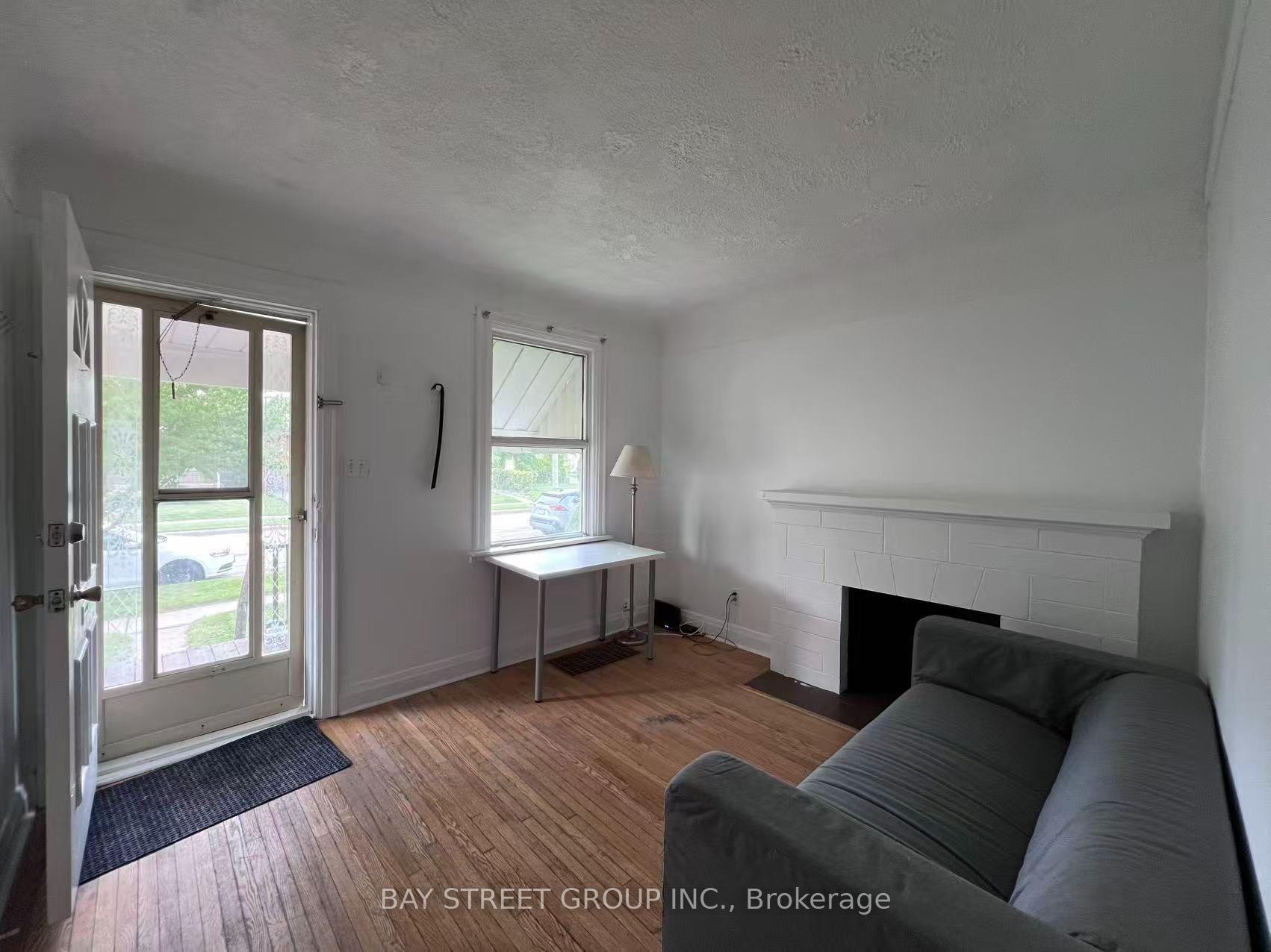 Photo 4 of 125 Broadway Avenue, Hamilton, Ainslie Wood — HOMEH