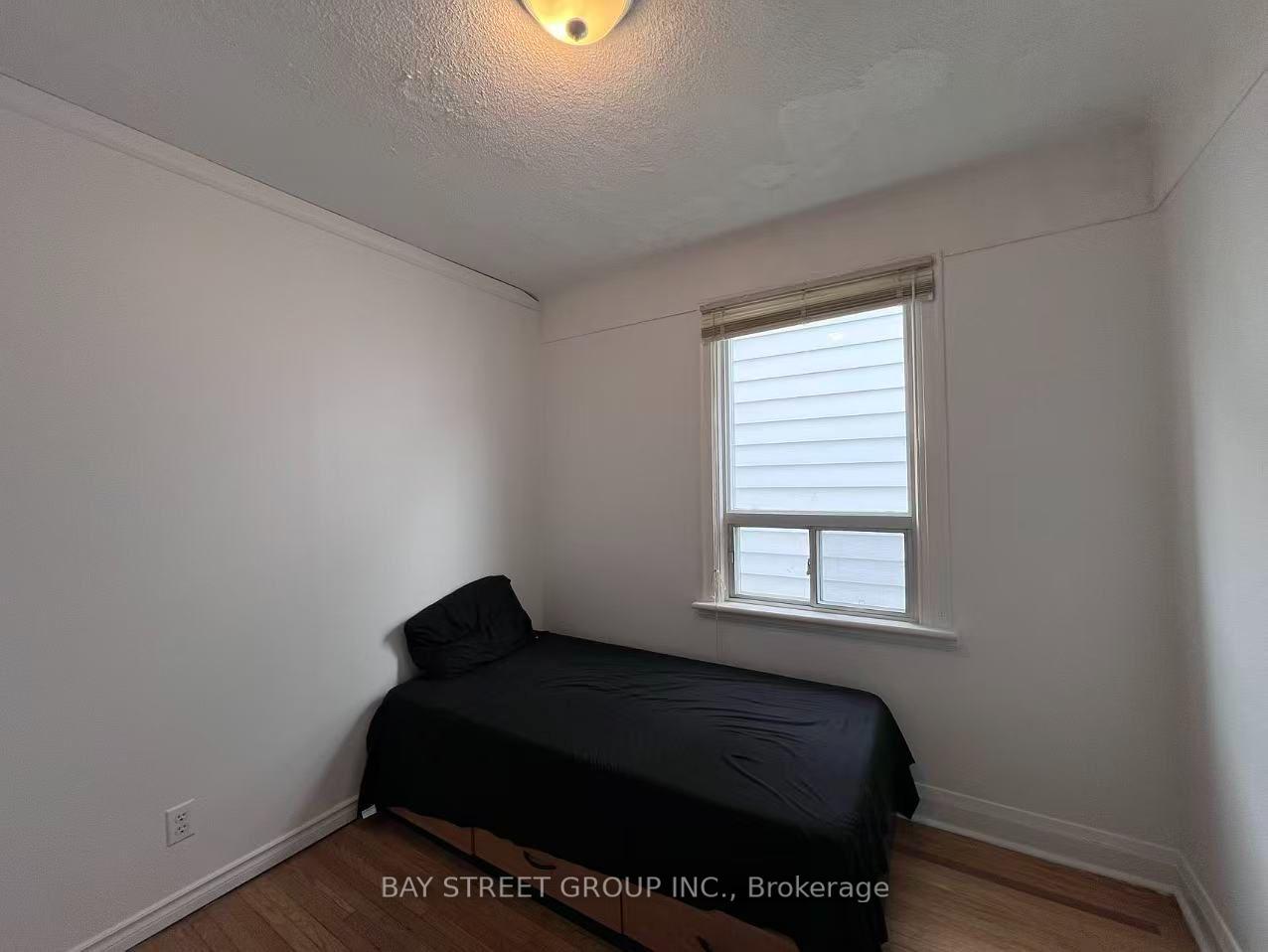Photo 8 of 125 Broadway Avenue, Hamilton, Ainslie Wood — HOMEH