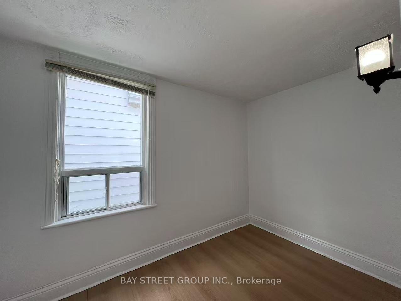 Photo 9 of 125 Broadway Avenue, Hamilton, Ainslie Wood — HOMEH