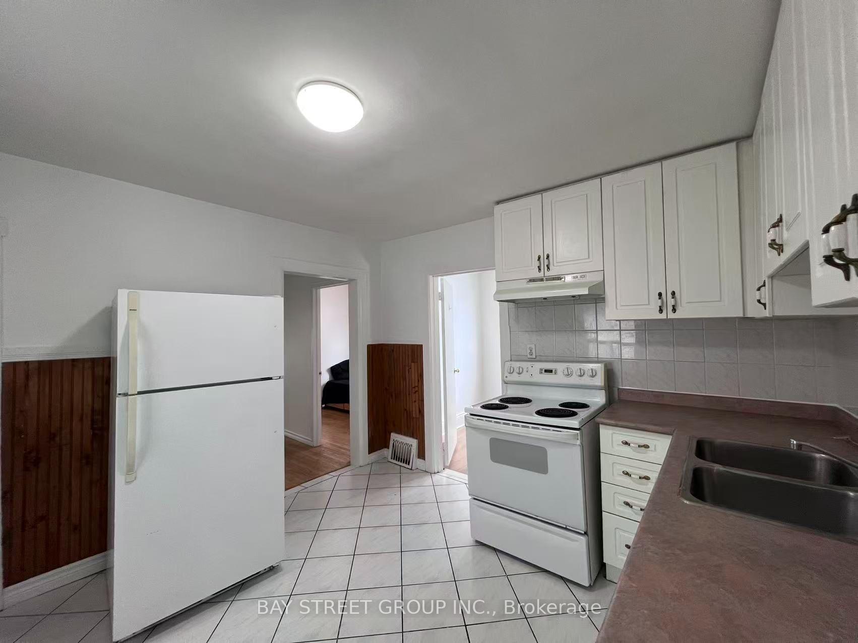Photo 11 of 125 Broadway Avenue, Hamilton, Ainslie Wood — HOMEH