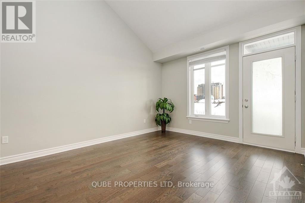 Photo 4 of Unit Unit G, 40 Tayside Private, Ottawa, Barrhaven - Longfields — HOMEH