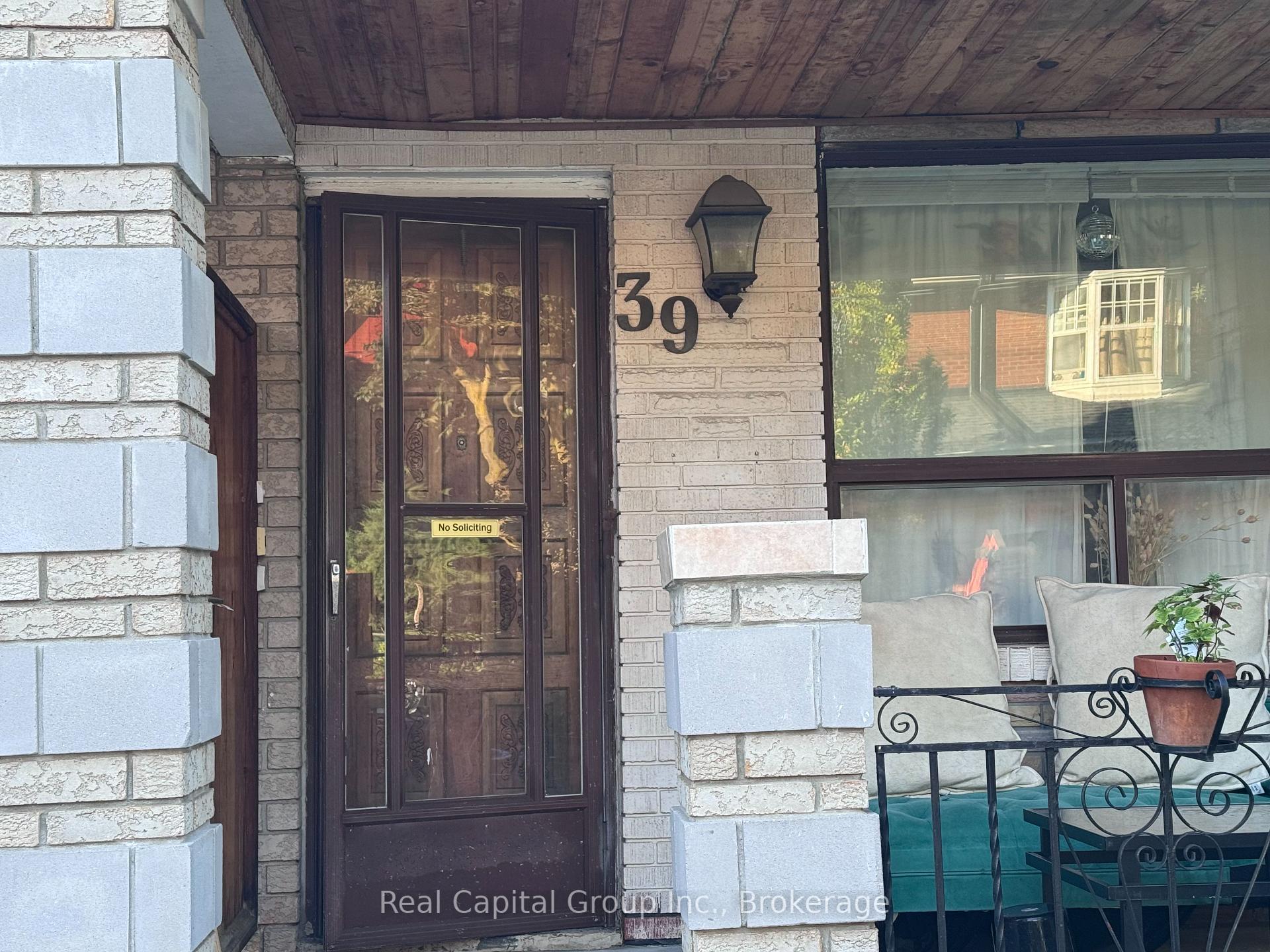 Photo 4 of Unit 2, 39 Pendrith Street, Toronto, Dovercourt-Wallace Emerson-Junction — HOMEH