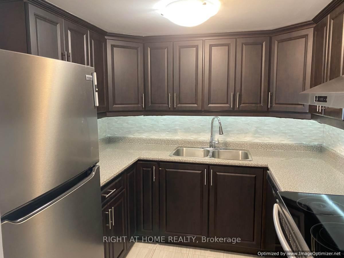 Photo 6 of Unit 302, 25 Agnes Street, Mississauga, Cooksville — HOMEH