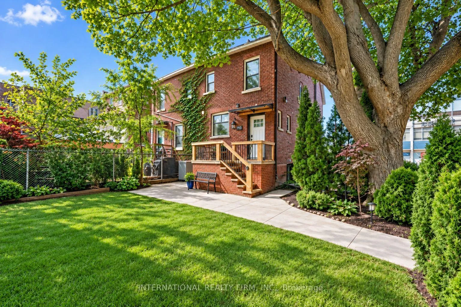 Photo 3 of Unit Main/Lower, 793 Dufferin Street, Toronto, Dufferin Grove — HOMEH