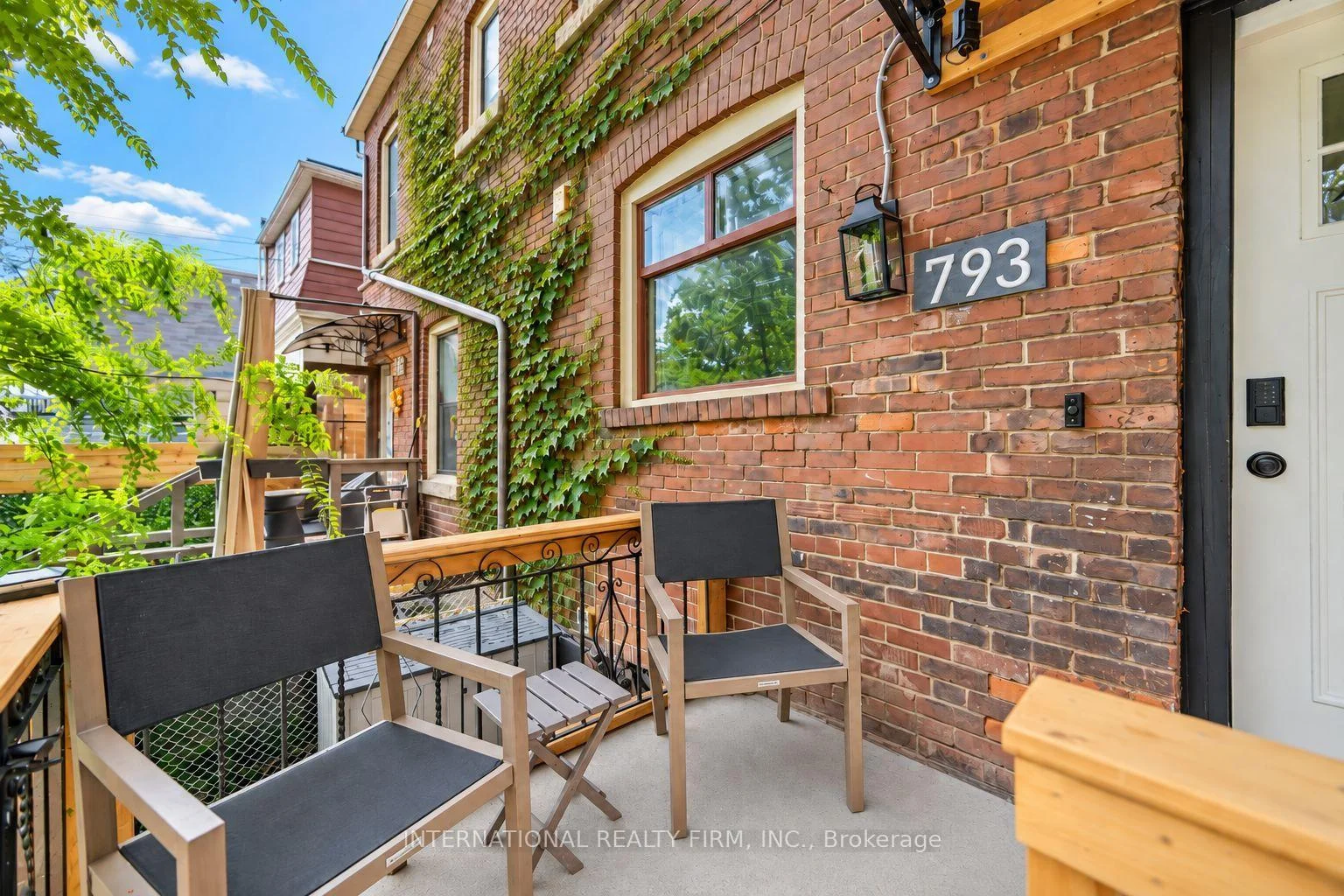 Photo 4 of Unit Main/Lower, 793 Dufferin Street, Toronto, Dufferin Grove — HOMEH