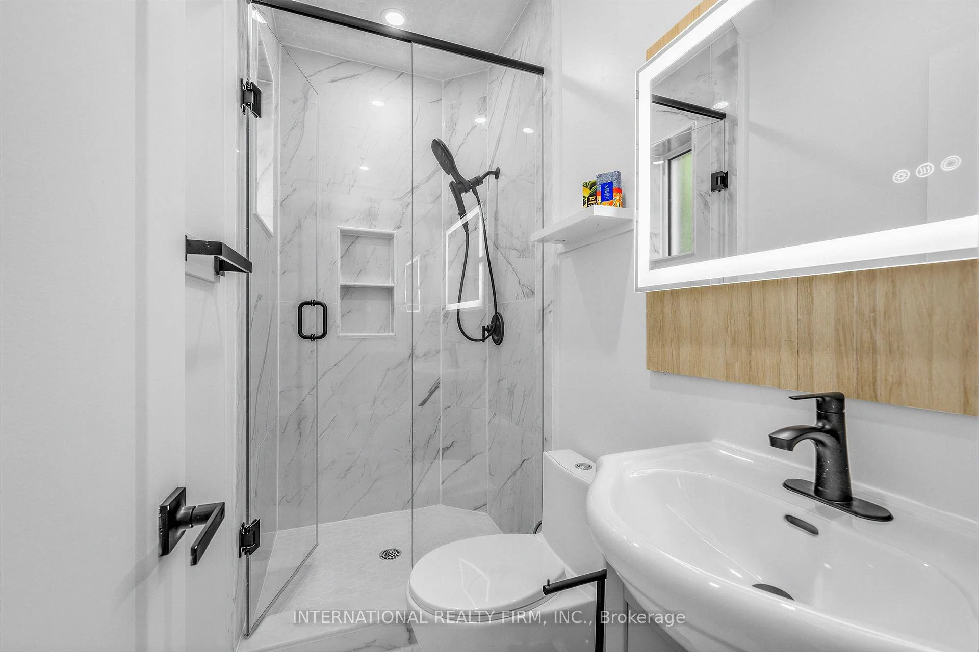 Photo 16 of Unit Main/Lower, 793 Dufferin Street, Toronto, Dufferin Grove — HOMEH