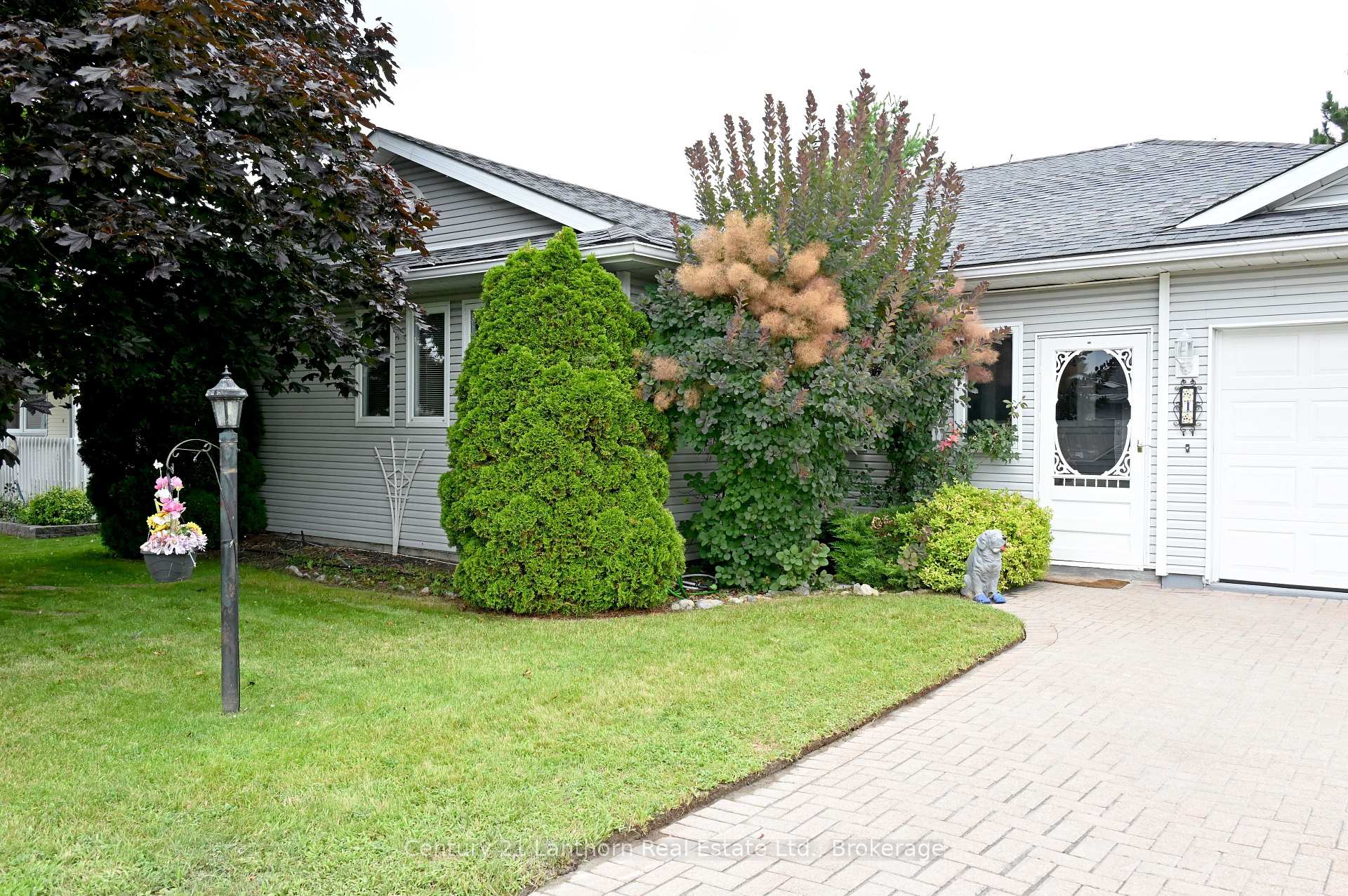 Photo 8 of 1 Reynolds Place N, Prince Edward County, Wellington — HOMEH