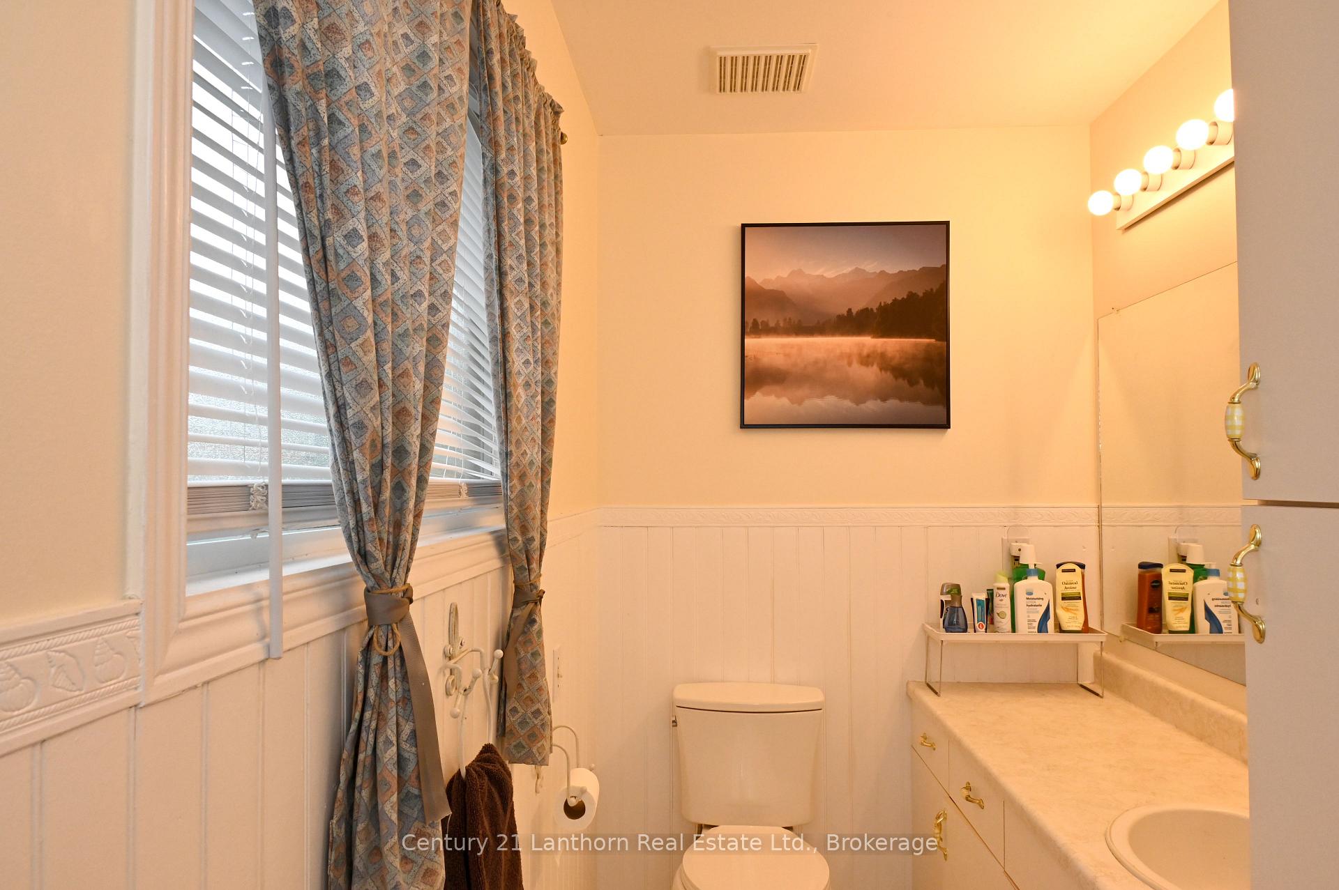 Photo 14 of 1 Reynolds Place N, Prince Edward County, Wellington — HOMEH