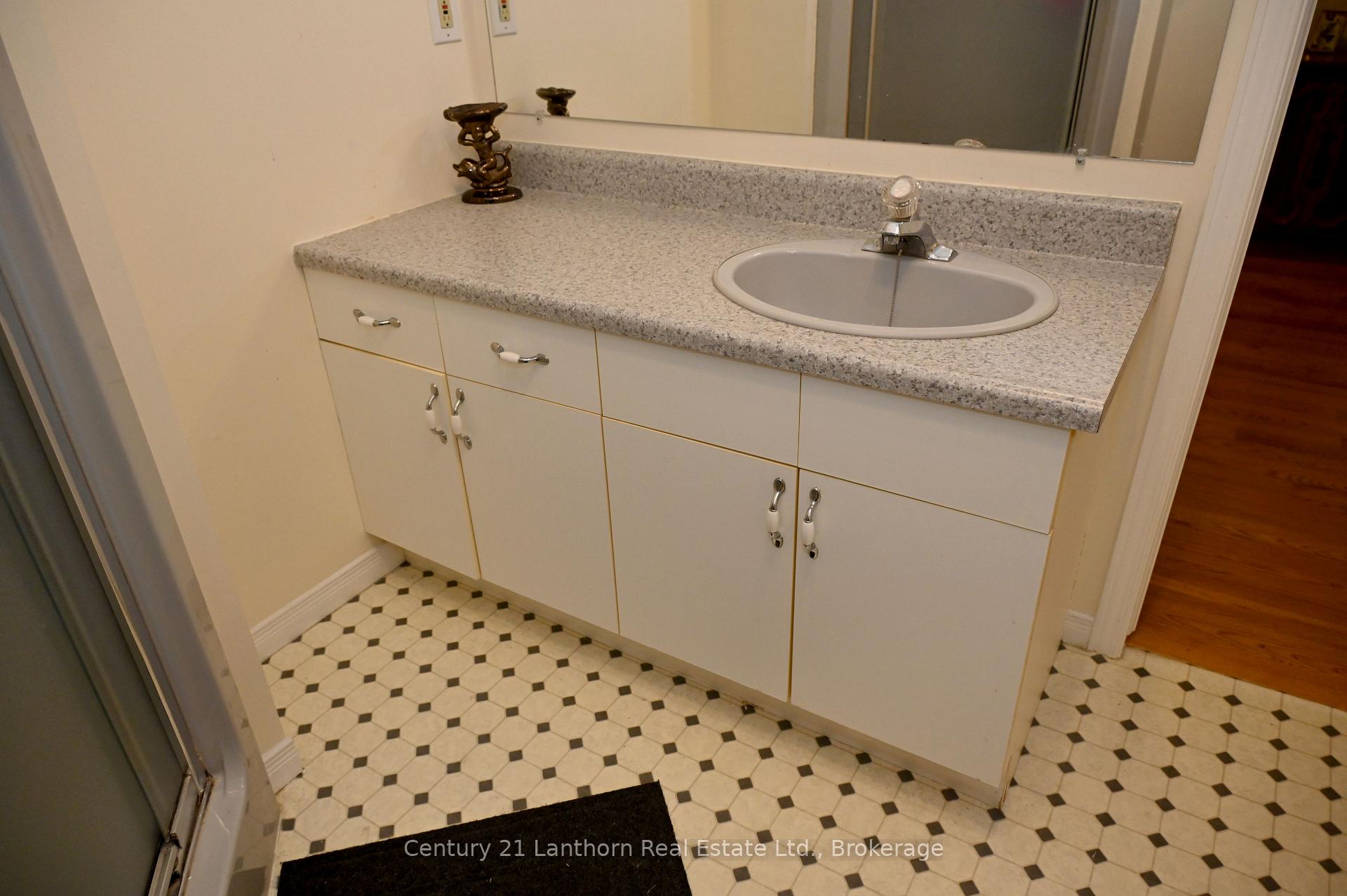 Photo 19 of 1 Reynolds Place N, Prince Edward County, Wellington — HOMEH