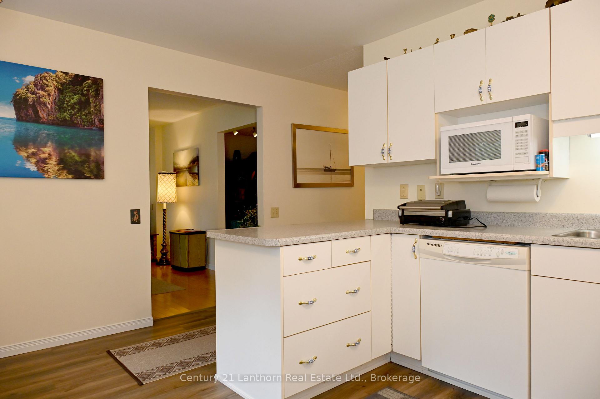 Photo 28 of 1 Reynolds Place N, Prince Edward County, Wellington — HOMEH