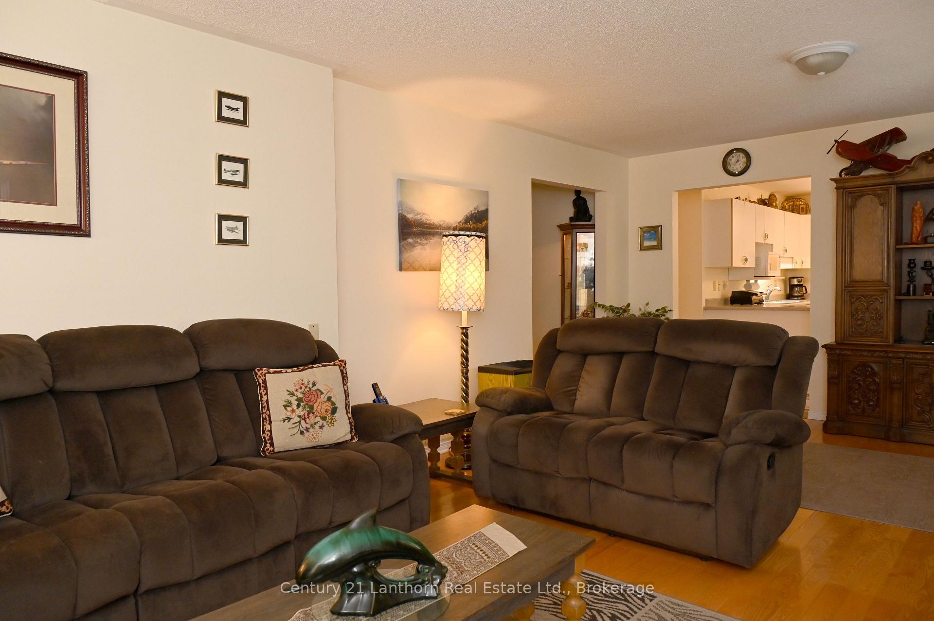 Photo 37 of 1 Reynolds Place N, Prince Edward County, Wellington — HOMEH