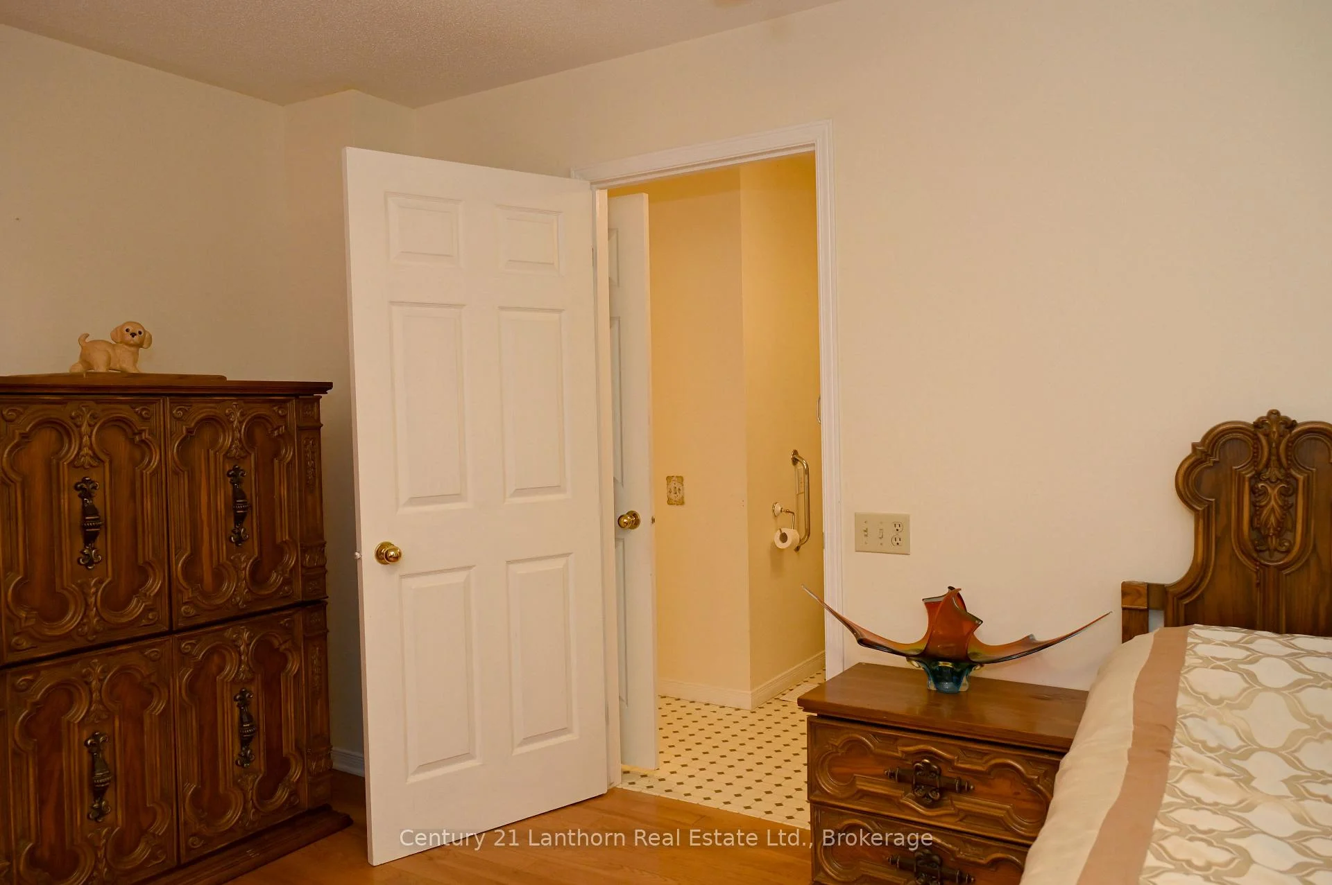 Photo 29 of 1 Reynolds Place N, Prince Edward County, Wellington — HOMEH