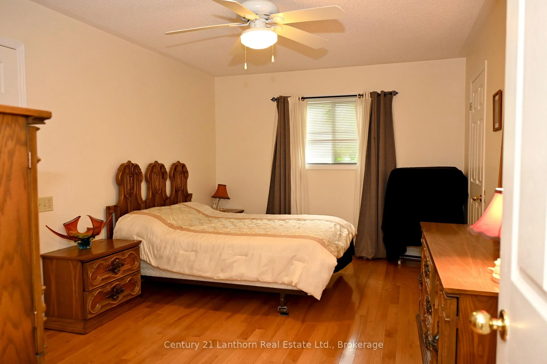 Photo 34 of 1 Reynolds Place N, Prince Edward County, Wellington — HOMEH