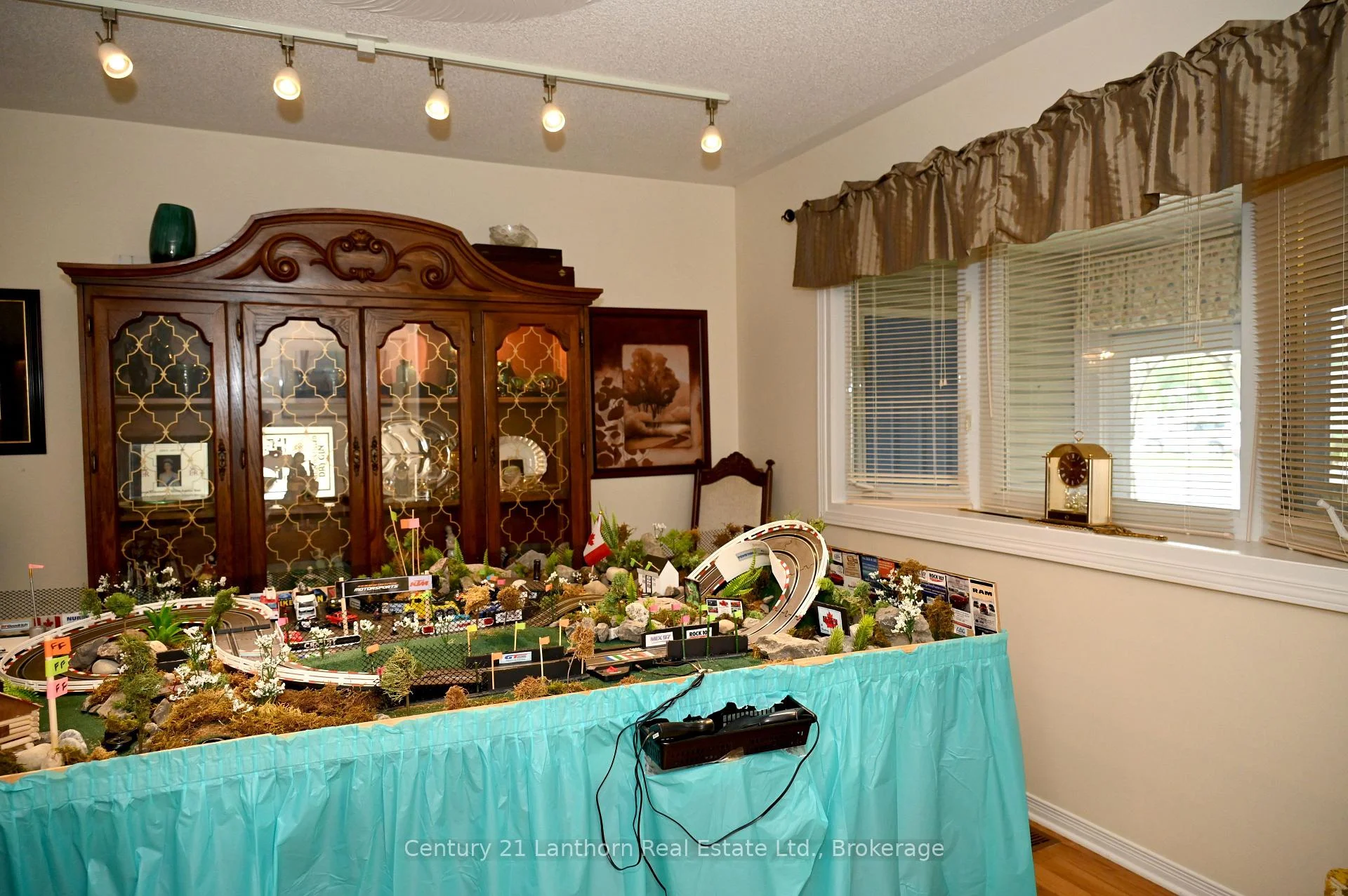 Photo 36 of 1 Reynolds Place N, Prince Edward County, Wellington — HOMEH