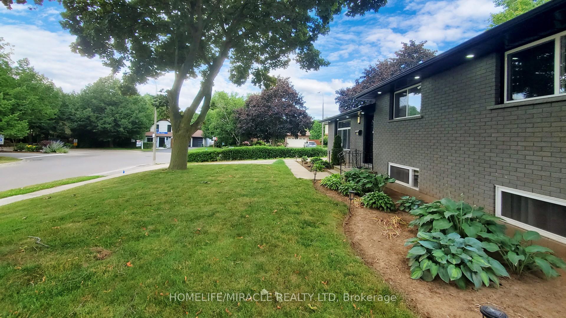 Photo 2 of 374 Book Road, Grimsby, Grimsby Beach — HOMEH