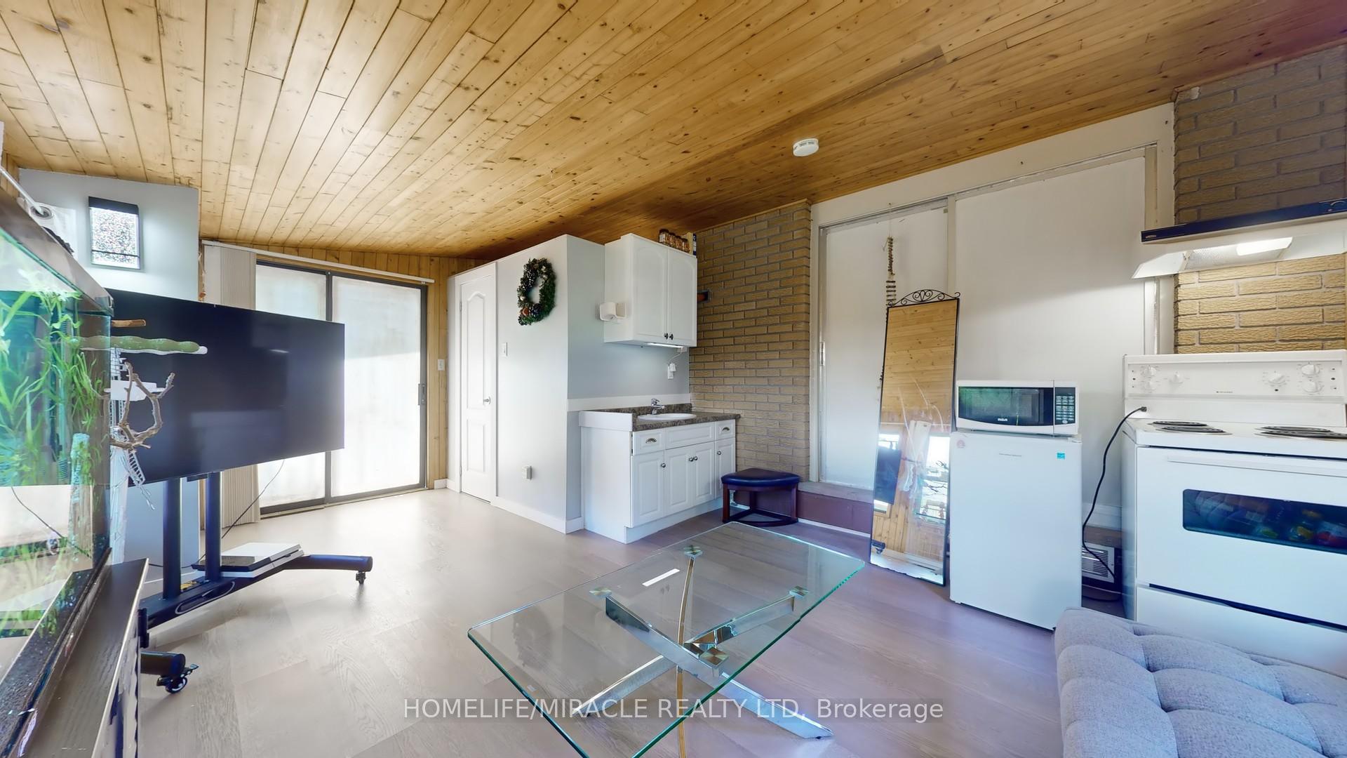Photo 37 of 374 Book Road, Grimsby, Grimsby Beach — HOMEH