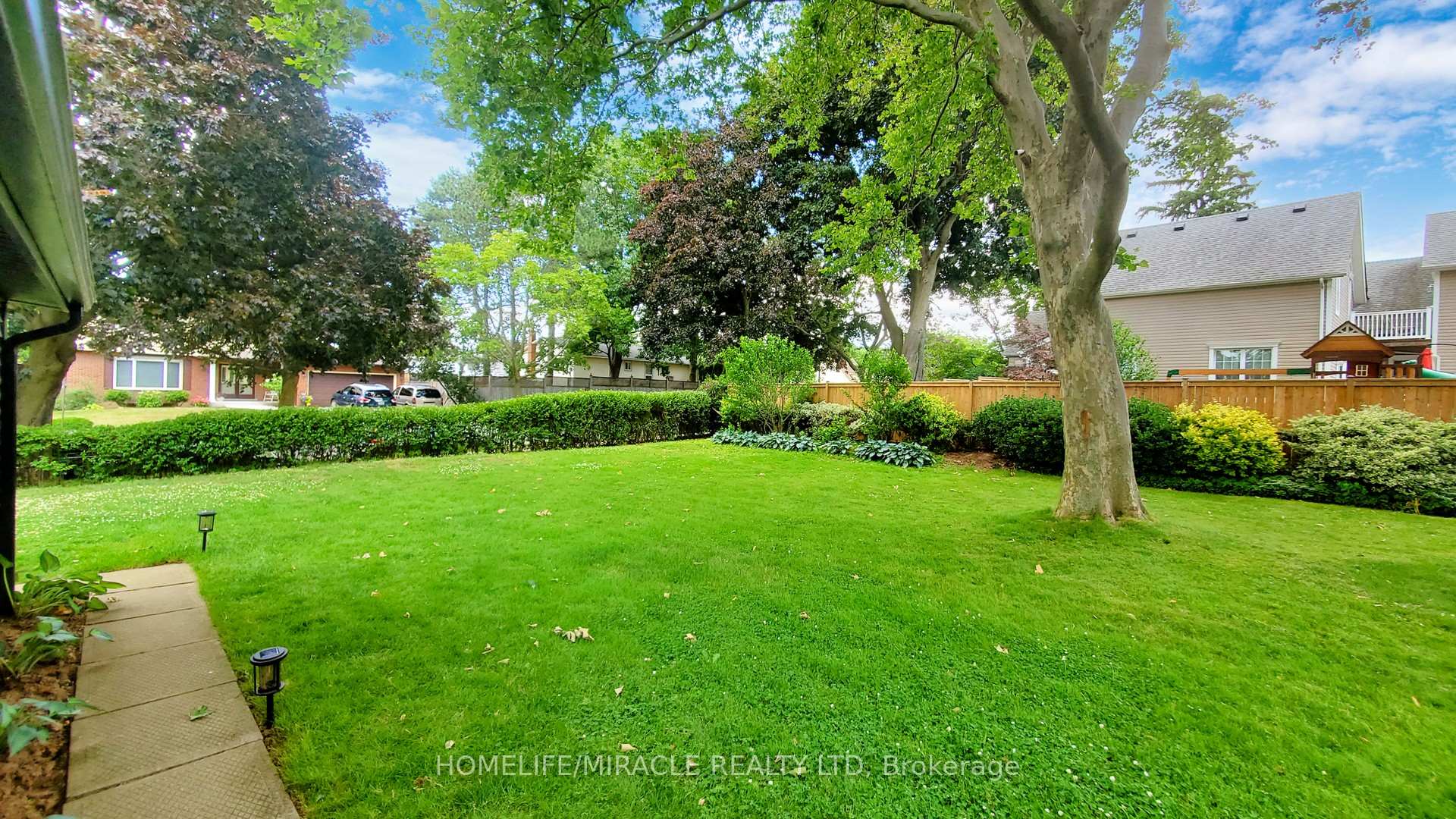 Photo 45 of 374 Book Road, Grimsby, Grimsby Beach — HOMEH
