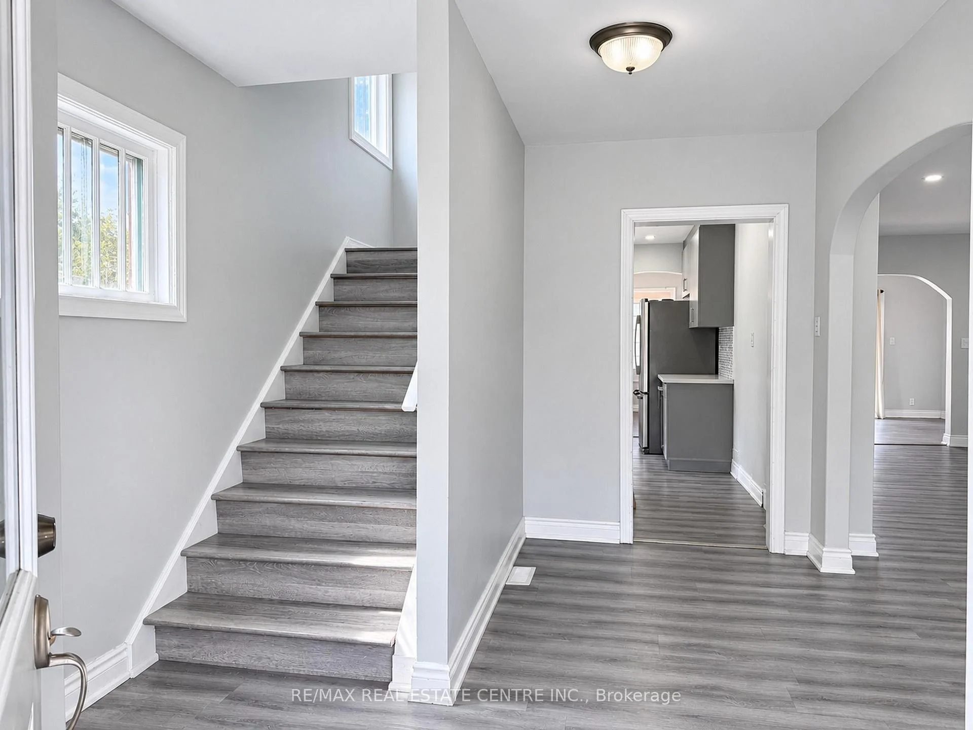 Photo 39 of 39 Oakland Avenue, Welland, Broadway — HOMEH