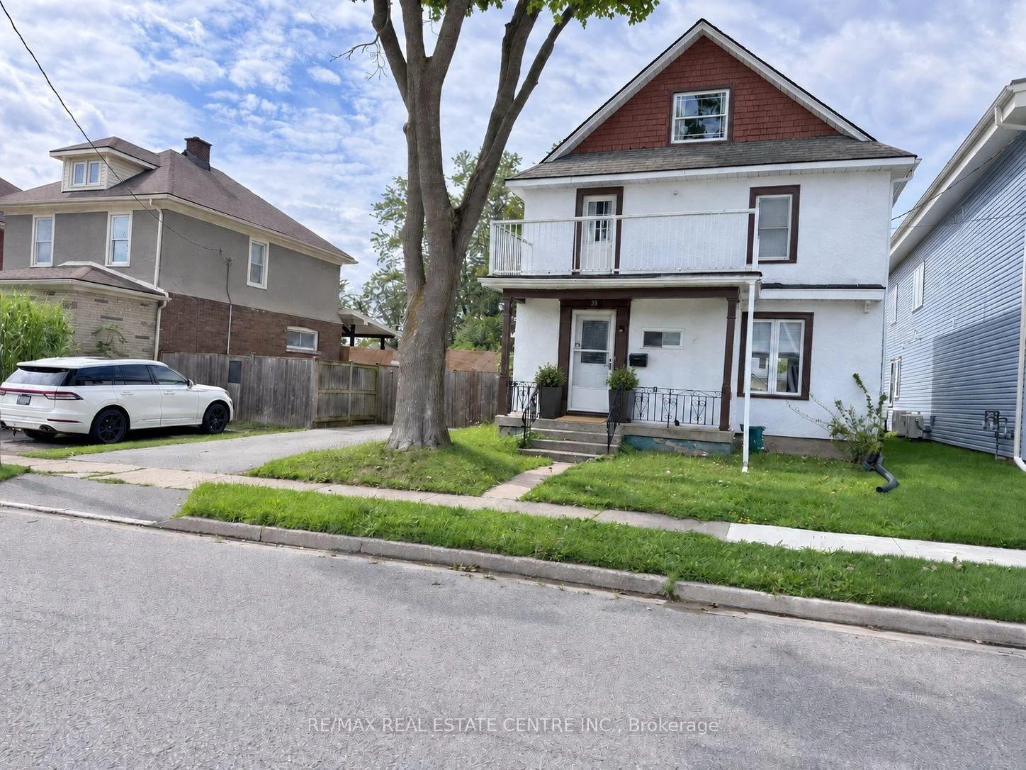 Photo 45 of 39 Oakland Avenue, Welland, Broadway — HOMEH