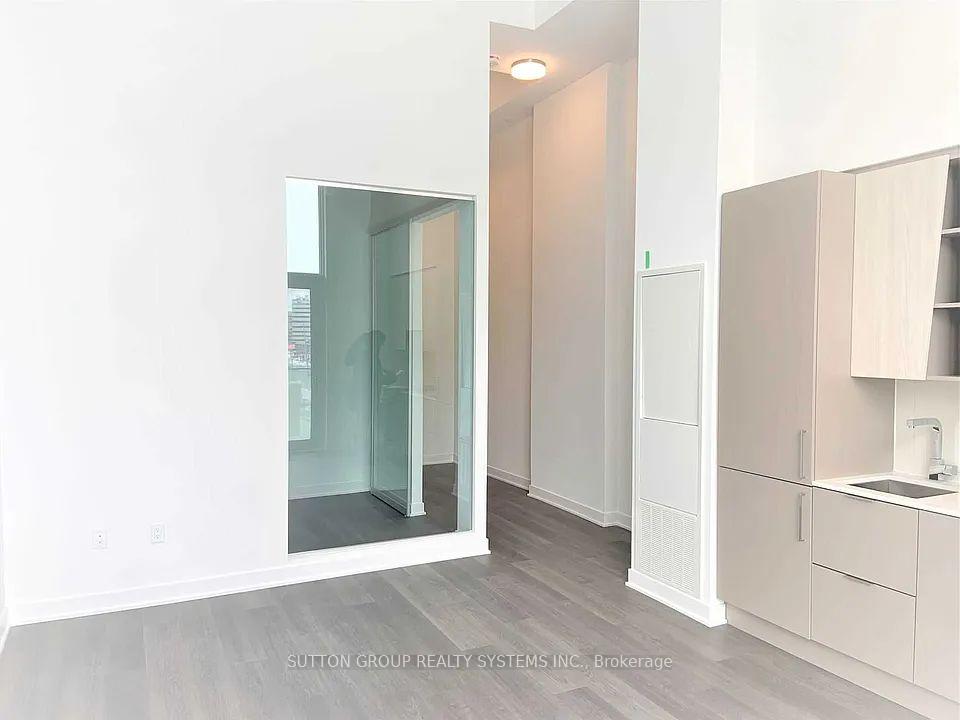 Photo 5 of Unit 414, 3900 Confederation Parkway, Mississauga, City Centre — HOMEH