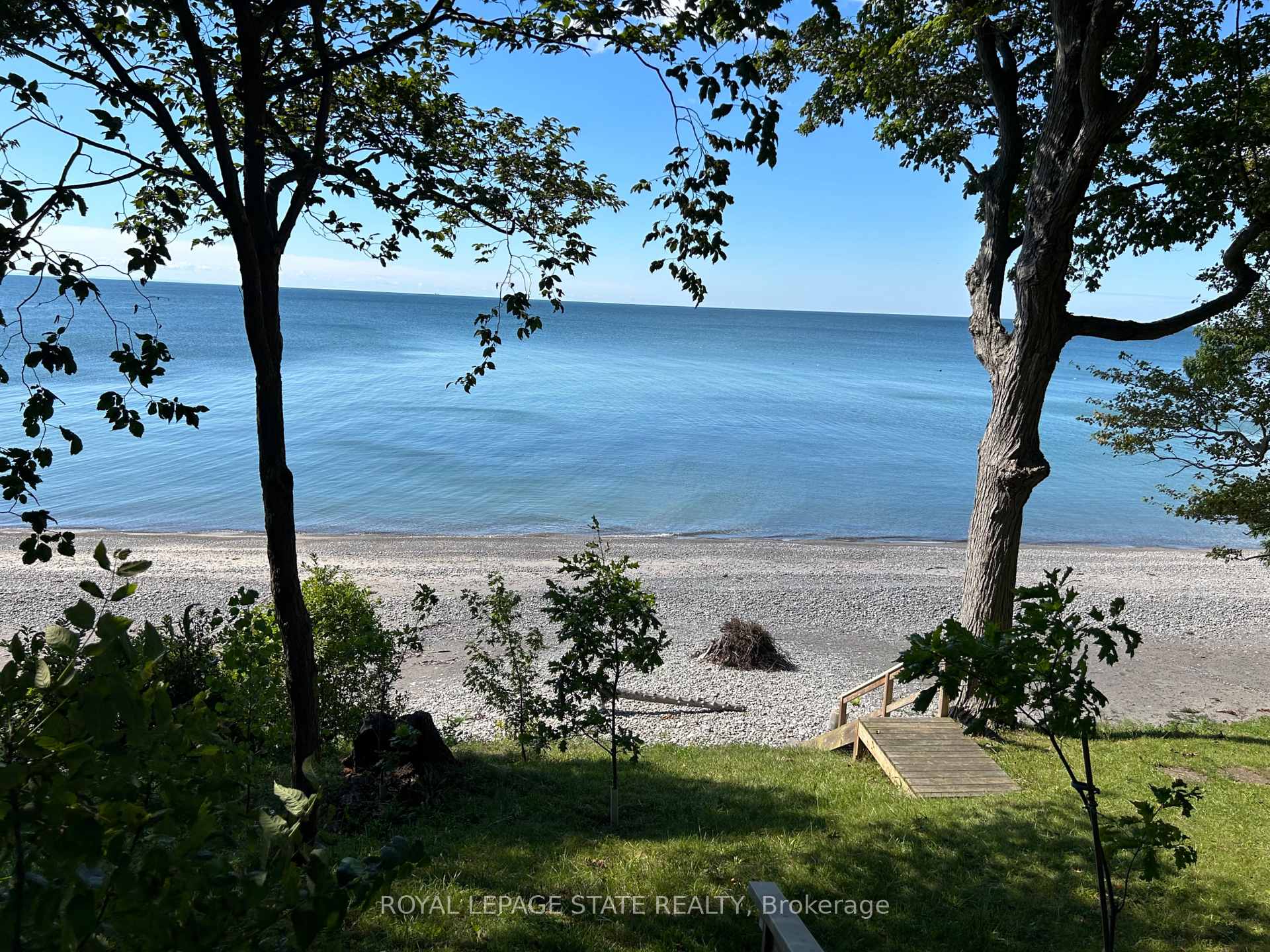 Photo 2 of 23 Upper Mohawk Point, Haldimand, Dunnville — HOMEH