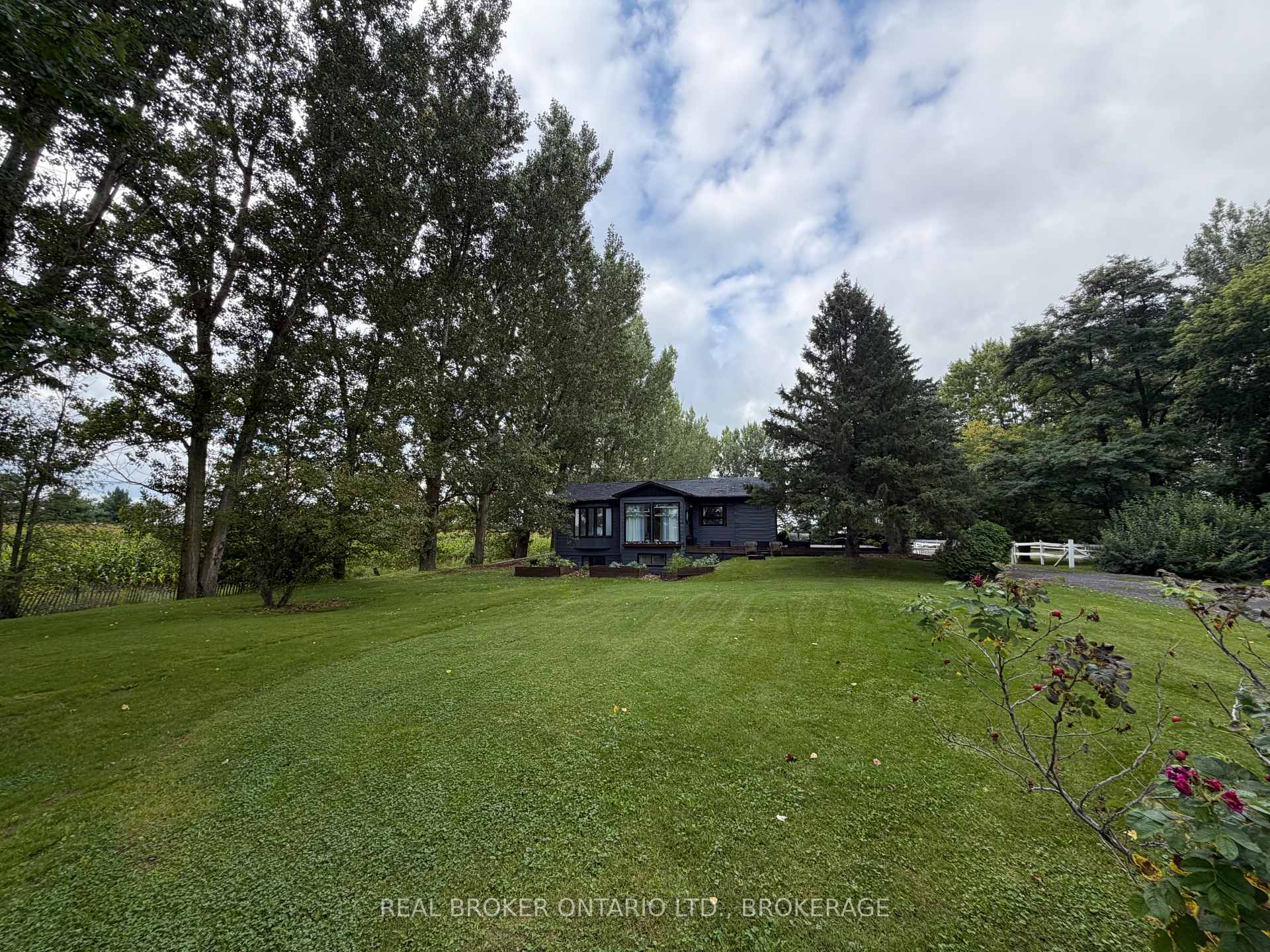 Photo 2 of 21809 Concession 3 Road, South Glengarry, South Glengarry (Lancaster) Twp — HOMEH