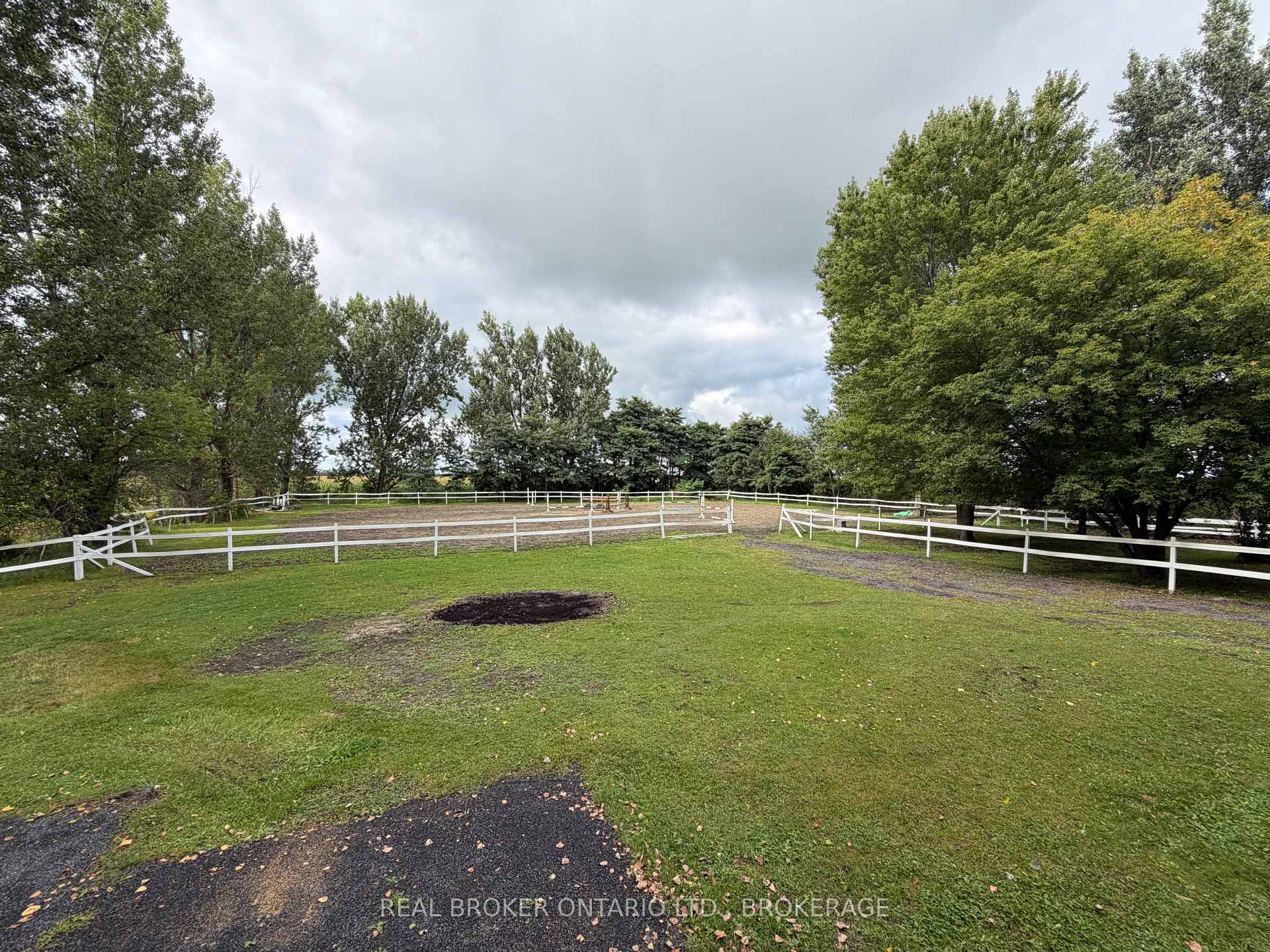 Photo 13 of 21809 Concession 3 Road, South Glengarry, South Glengarry (Lancaster) Twp — HOMEH