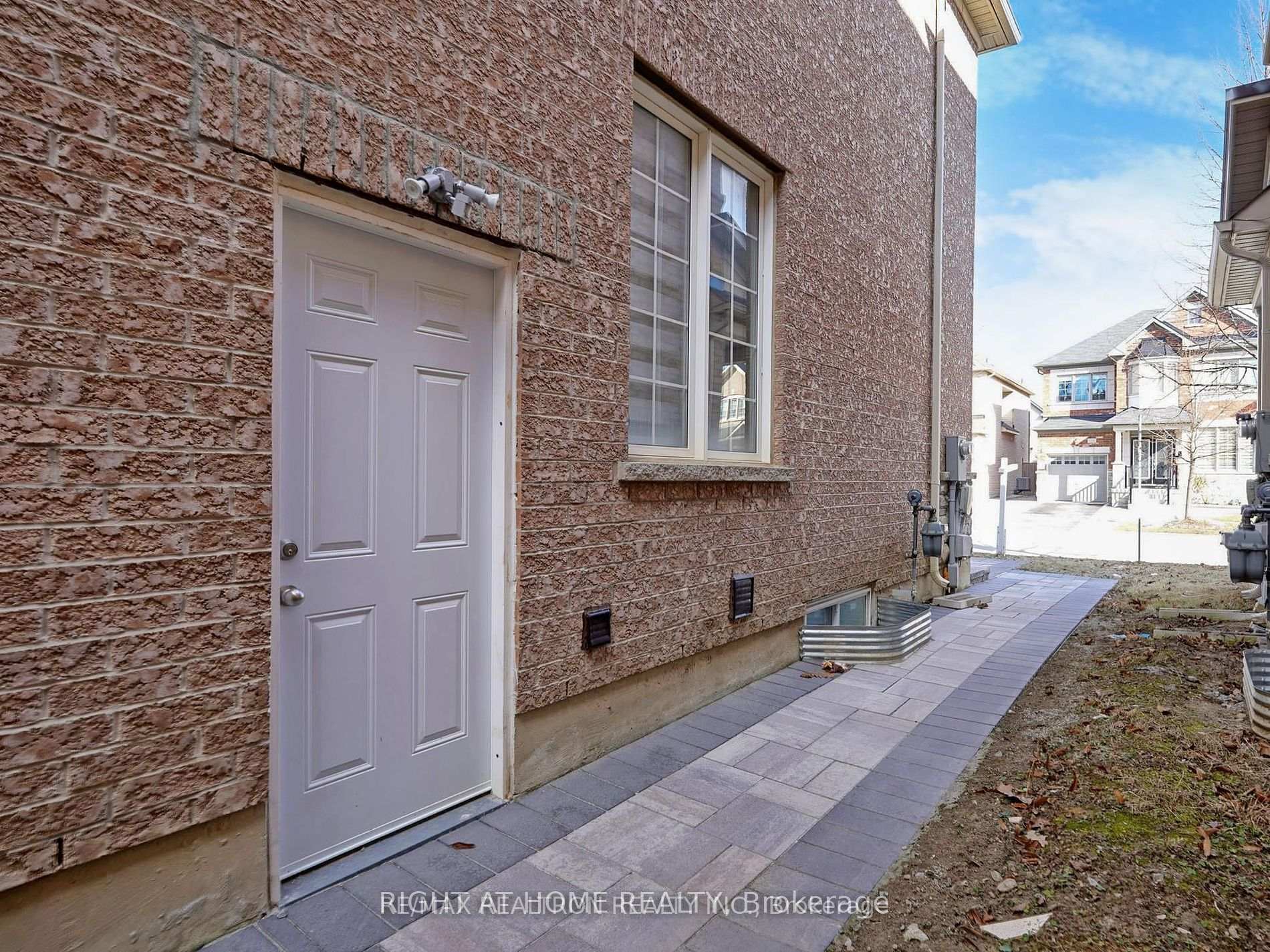 Photo 16 of 125 Maria Road, Markham, Wismer — HOMEH