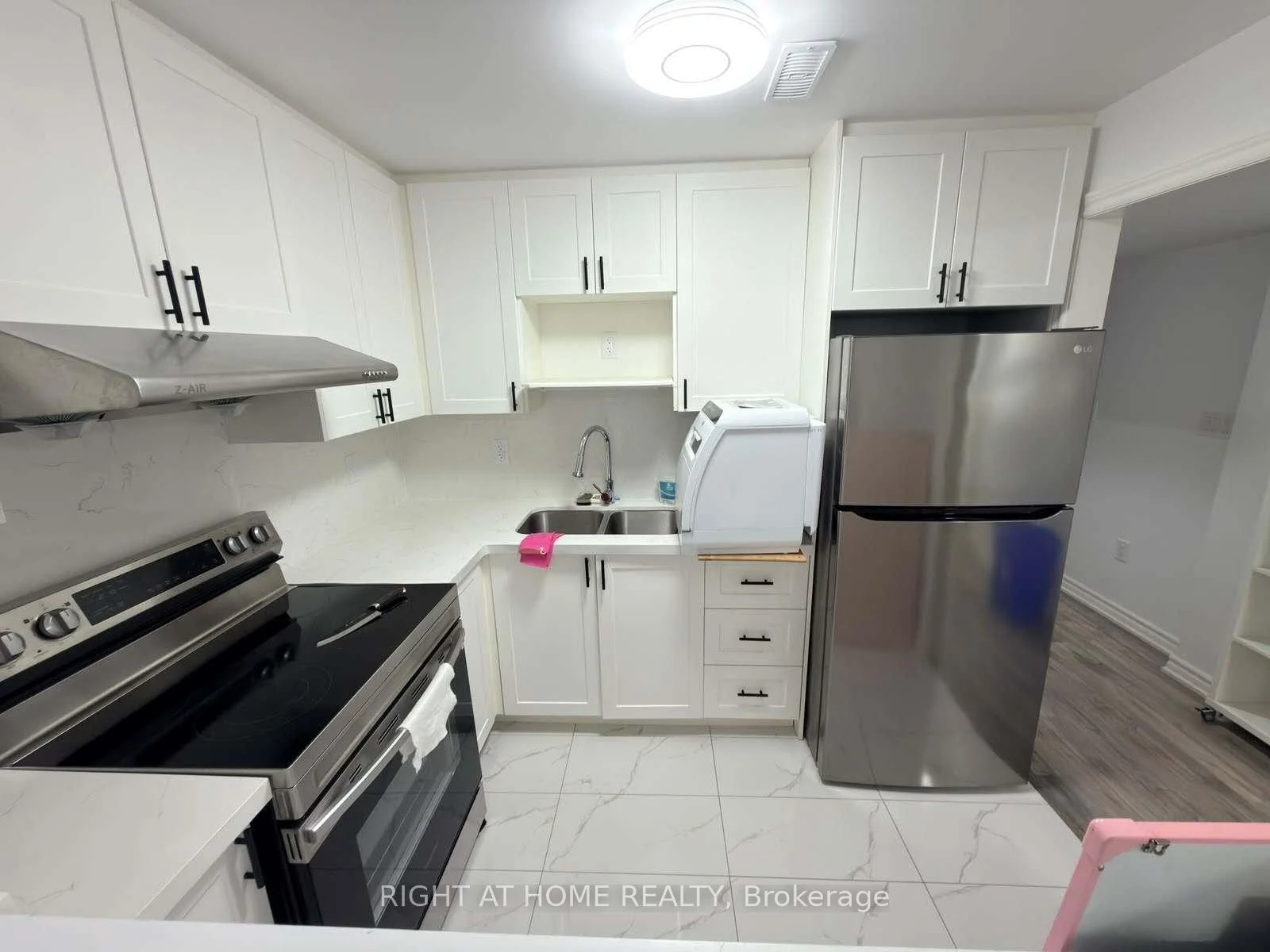 Photo 5 of 125 Maria Road, Markham, Wismer — HOMEH