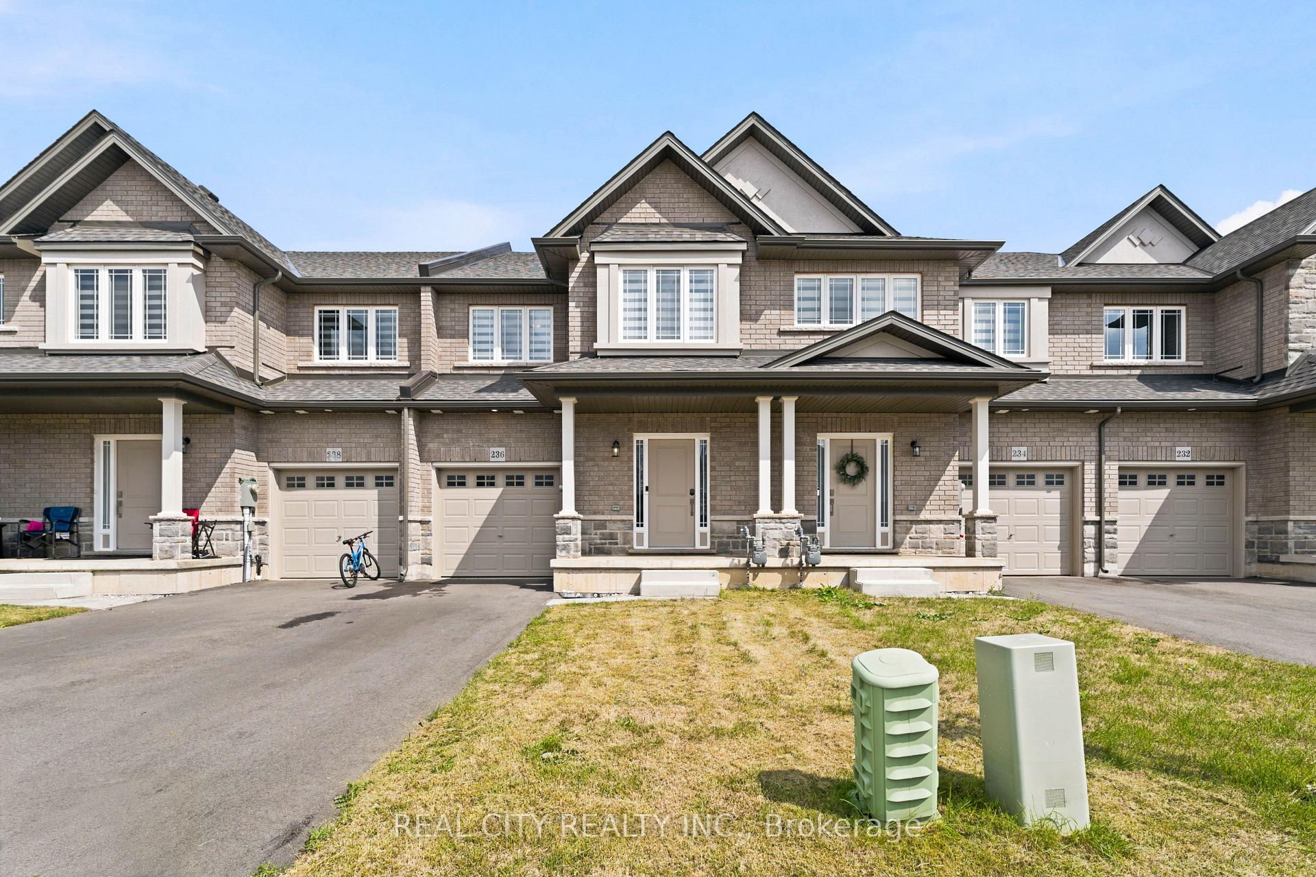 Photo 1 of 236 Rockledge Drive, Hamilton, Rural Glanbrook — HOMEH
