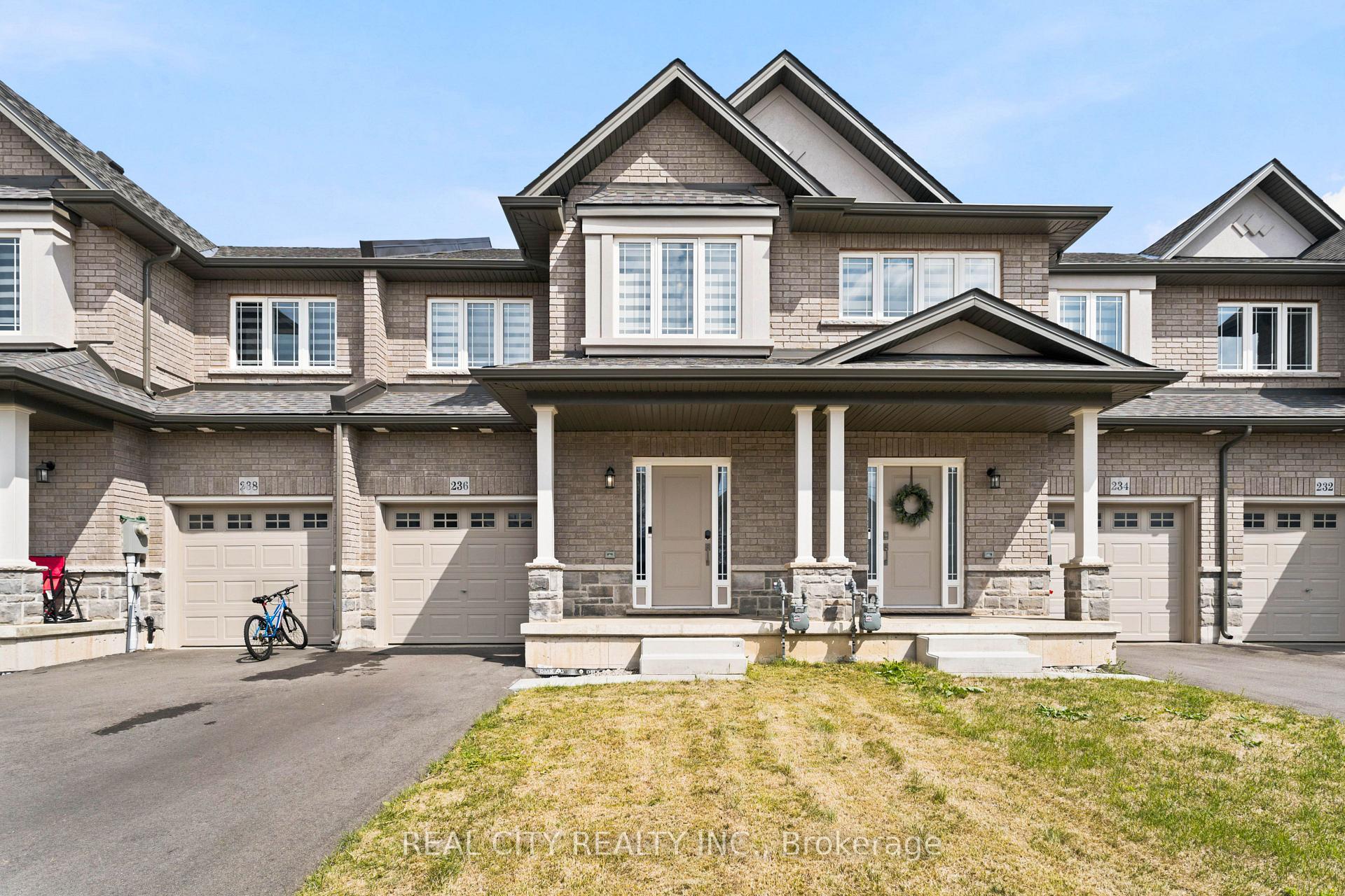 Photo 5 of 236 Rockledge Drive, Hamilton, Rural Glanbrook — HOMEH