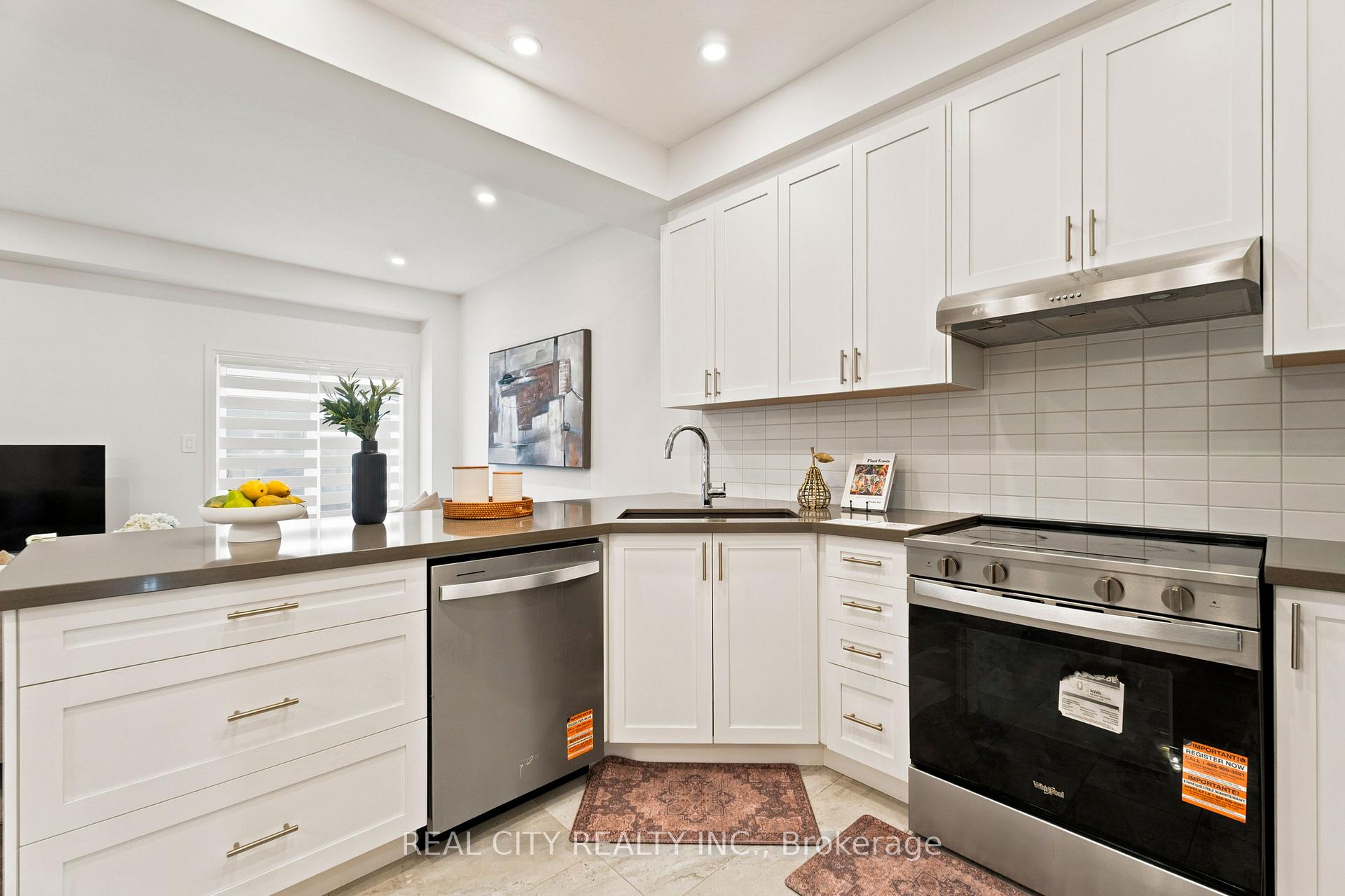 Photo 16 of 236 Rockledge Drive, Hamilton, Rural Glanbrook — HOMEH