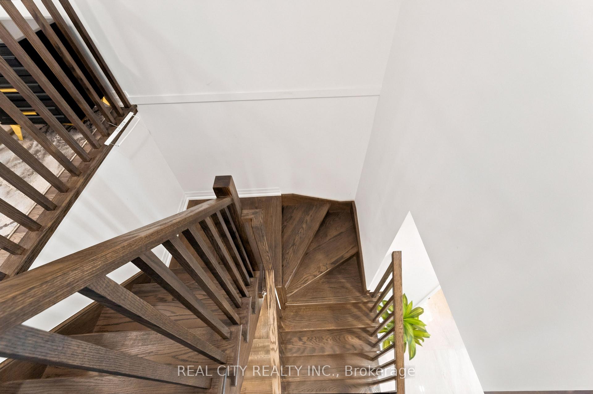 Photo 43 of 236 Rockledge Drive, Hamilton, Rural Glanbrook — HOMEH