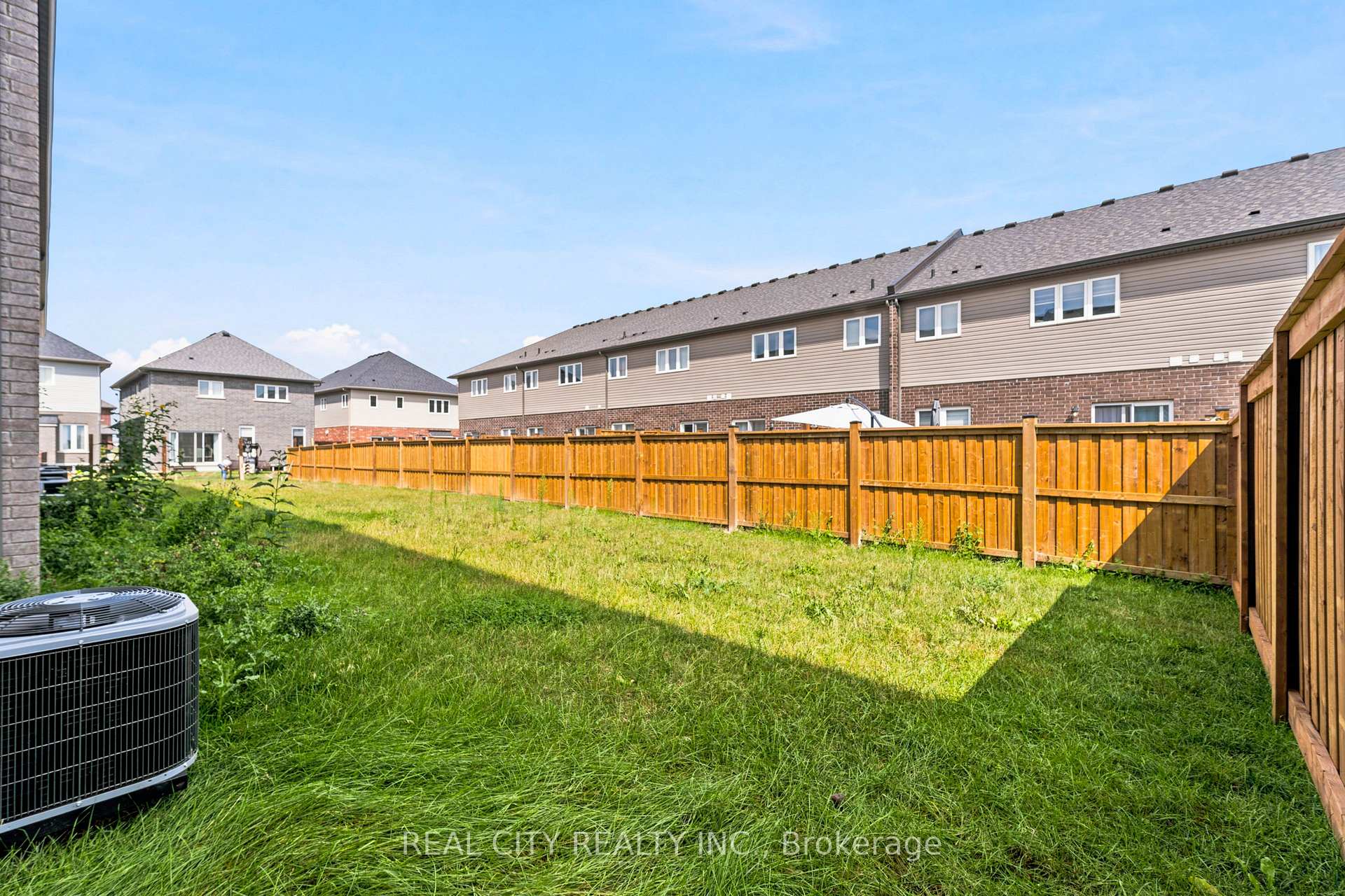 Photo 44 of 236 Rockledge Drive, Hamilton, Rural Glanbrook — HOMEH