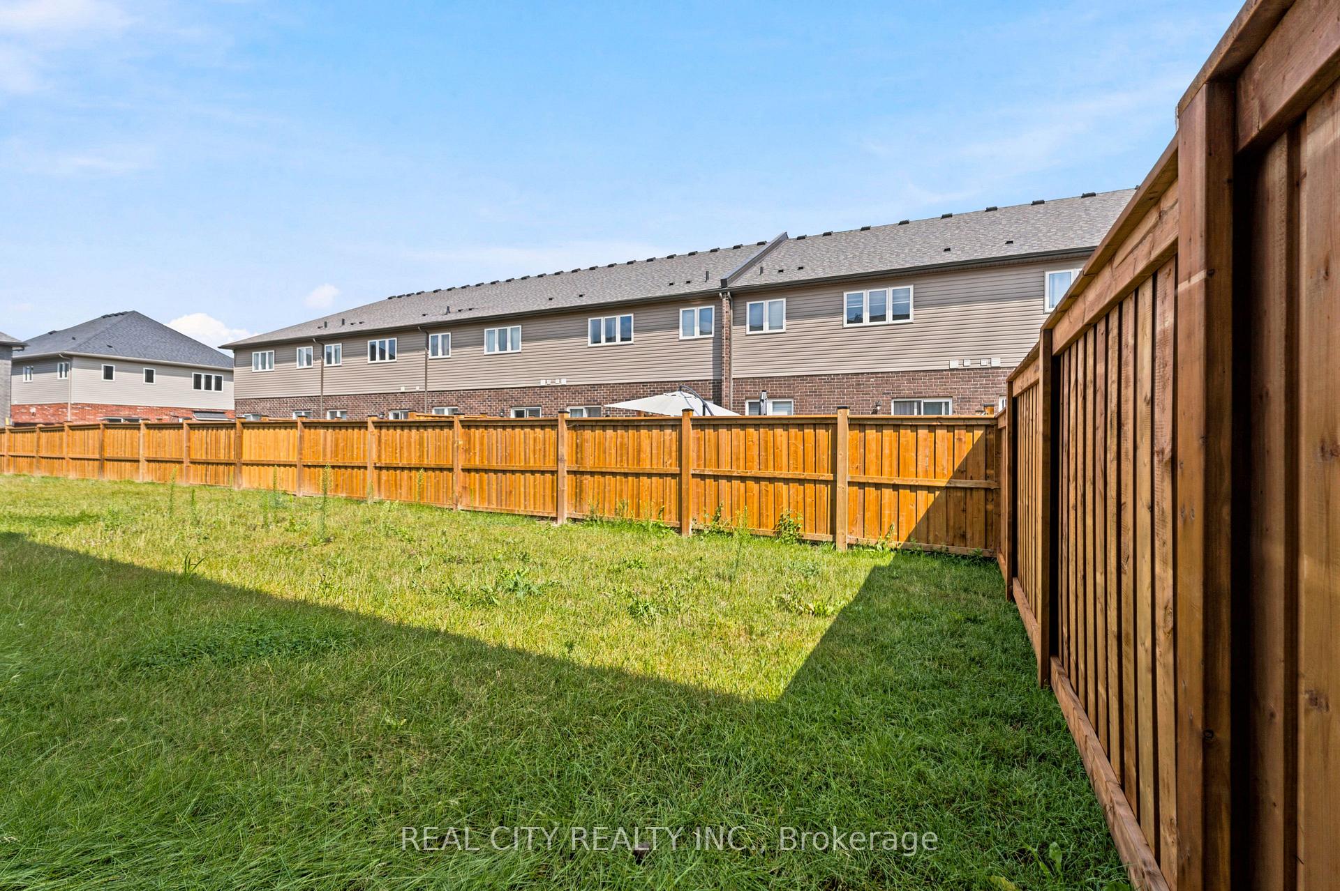 Photo 45 of 236 Rockledge Drive, Hamilton, Rural Glanbrook — HOMEH