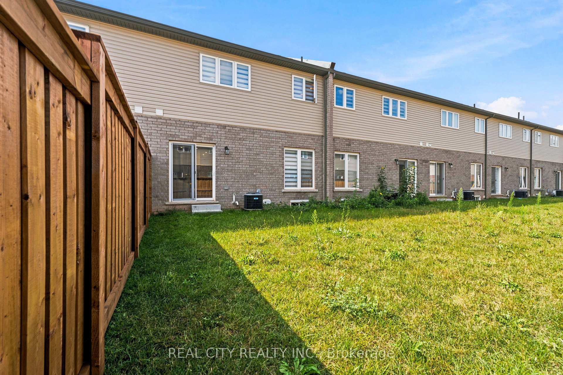 Photo 46 of 236 Rockledge Drive, Hamilton, Rural Glanbrook — HOMEH