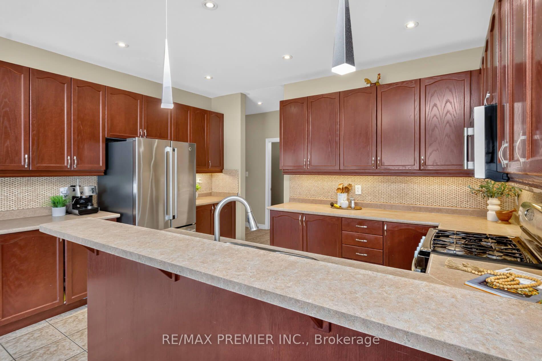 Photo 13 of 19 Timberwolf Road, Brampton, Bram East — HOMEH