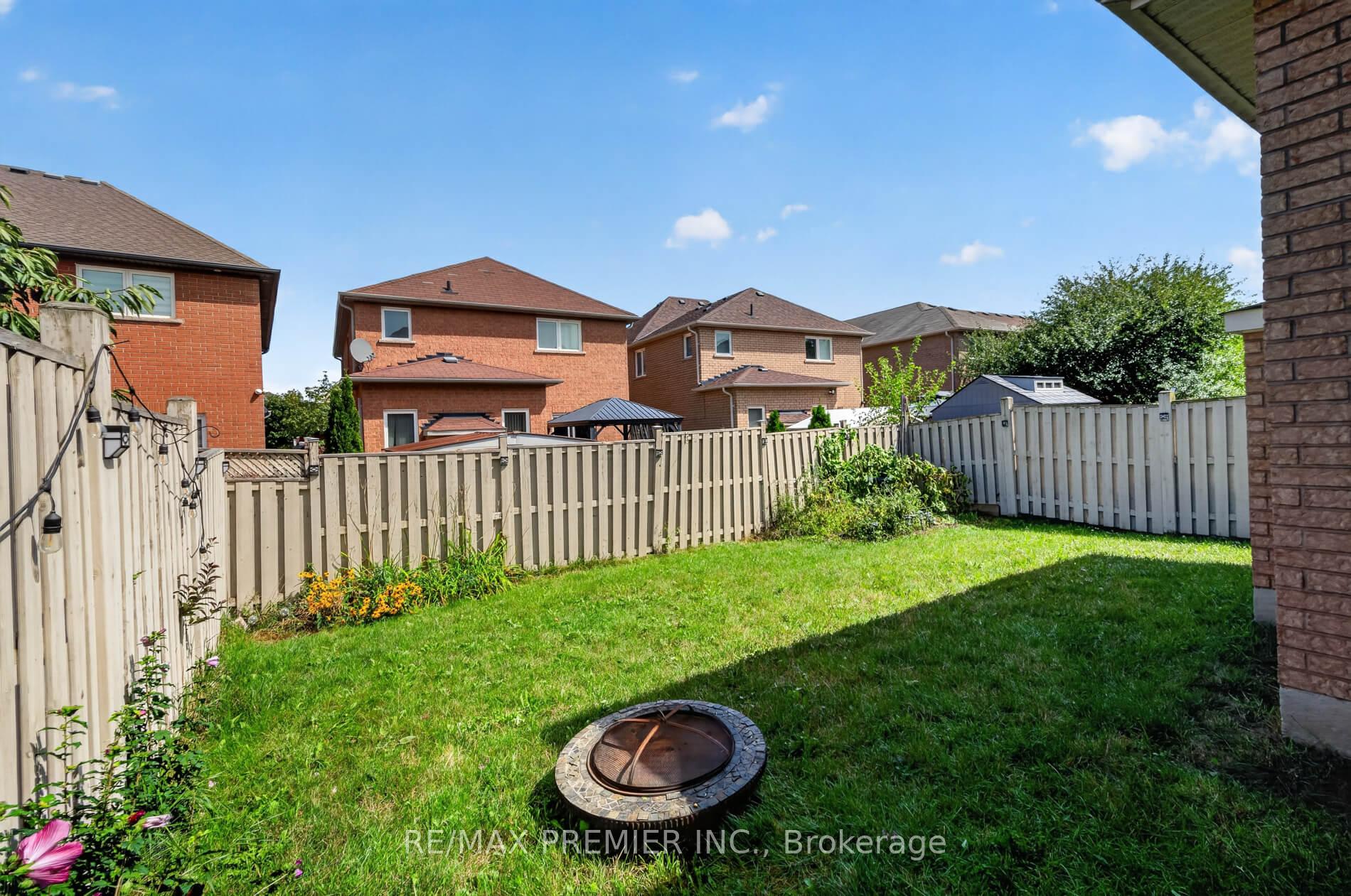 Photo 43 of 19 Timberwolf Road, Brampton, Bram East — HOMEH