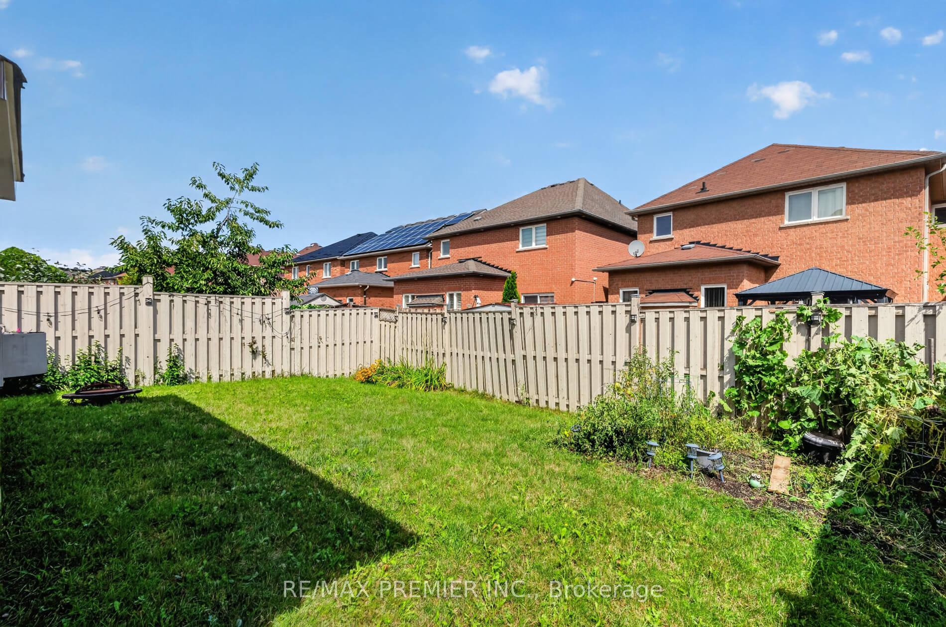 Photo 44 of 19 Timberwolf Road, Brampton, Bram East — HOMEH