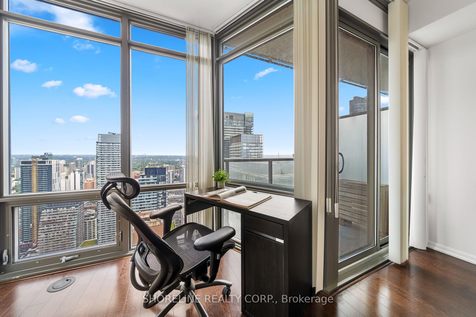 Photo 5 of Unit 4807, 832 Bay Street, Toronto, Bay Street Corridor — HOMEH