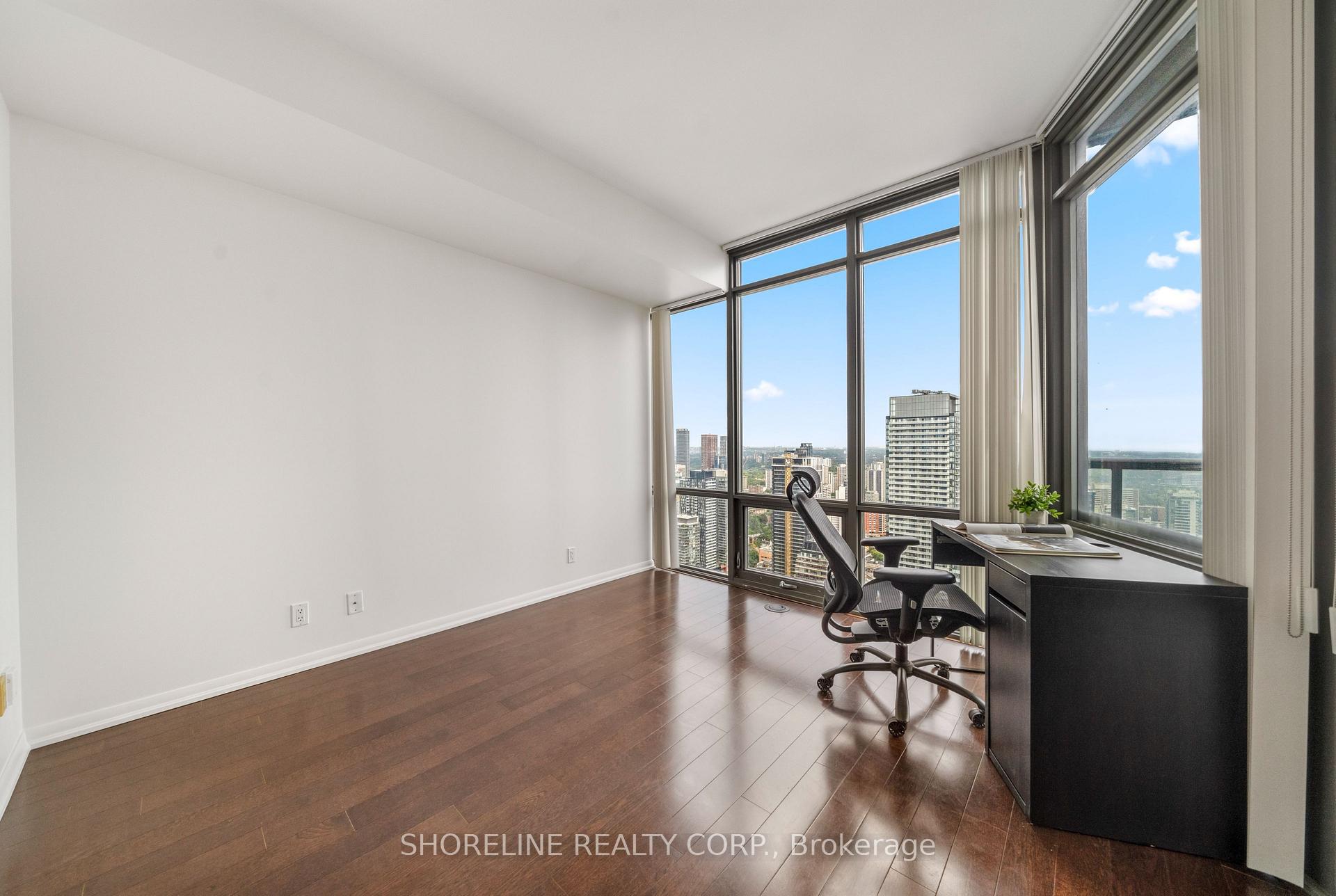 Photo 10 of Unit 4807, 832 Bay Street, Toronto, Bay Street Corridor — HOMEH