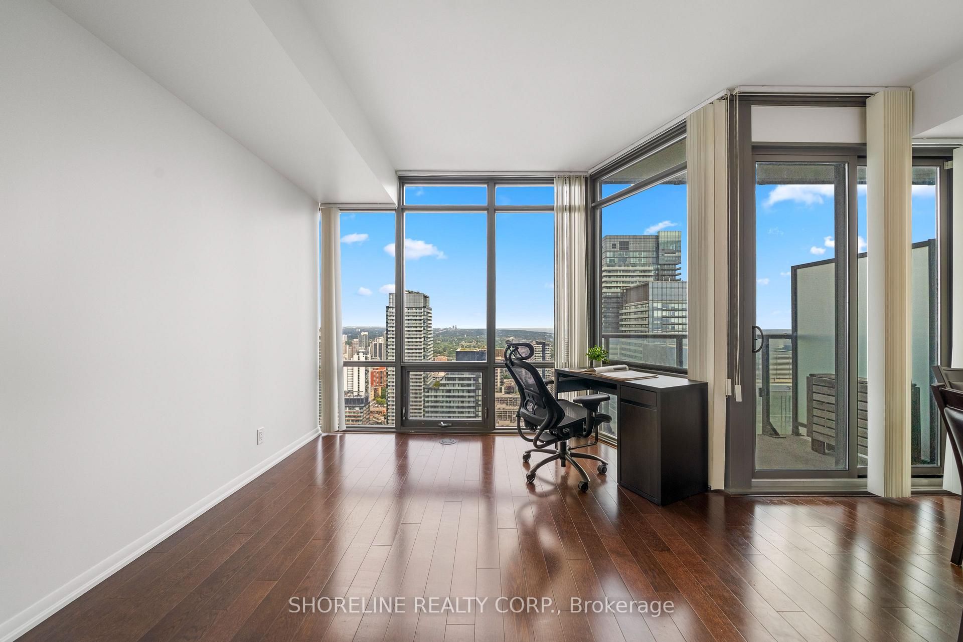 Photo 11 of Unit 4807, 832 Bay Street, Toronto, Bay Street Corridor — HOMEH
