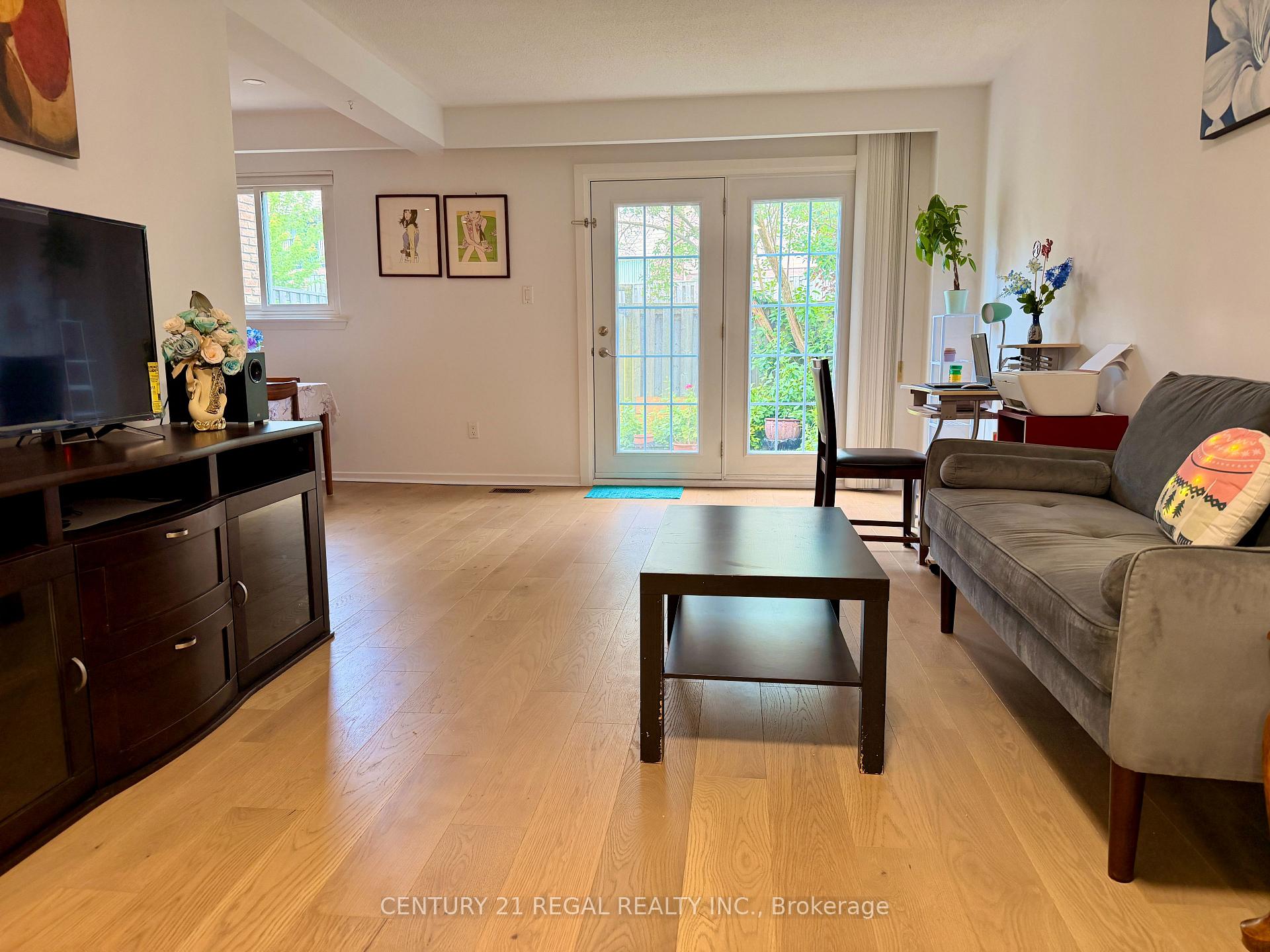 Photo 3 of 8 Chamberlain Court, Ajax, South West — HOMEH
