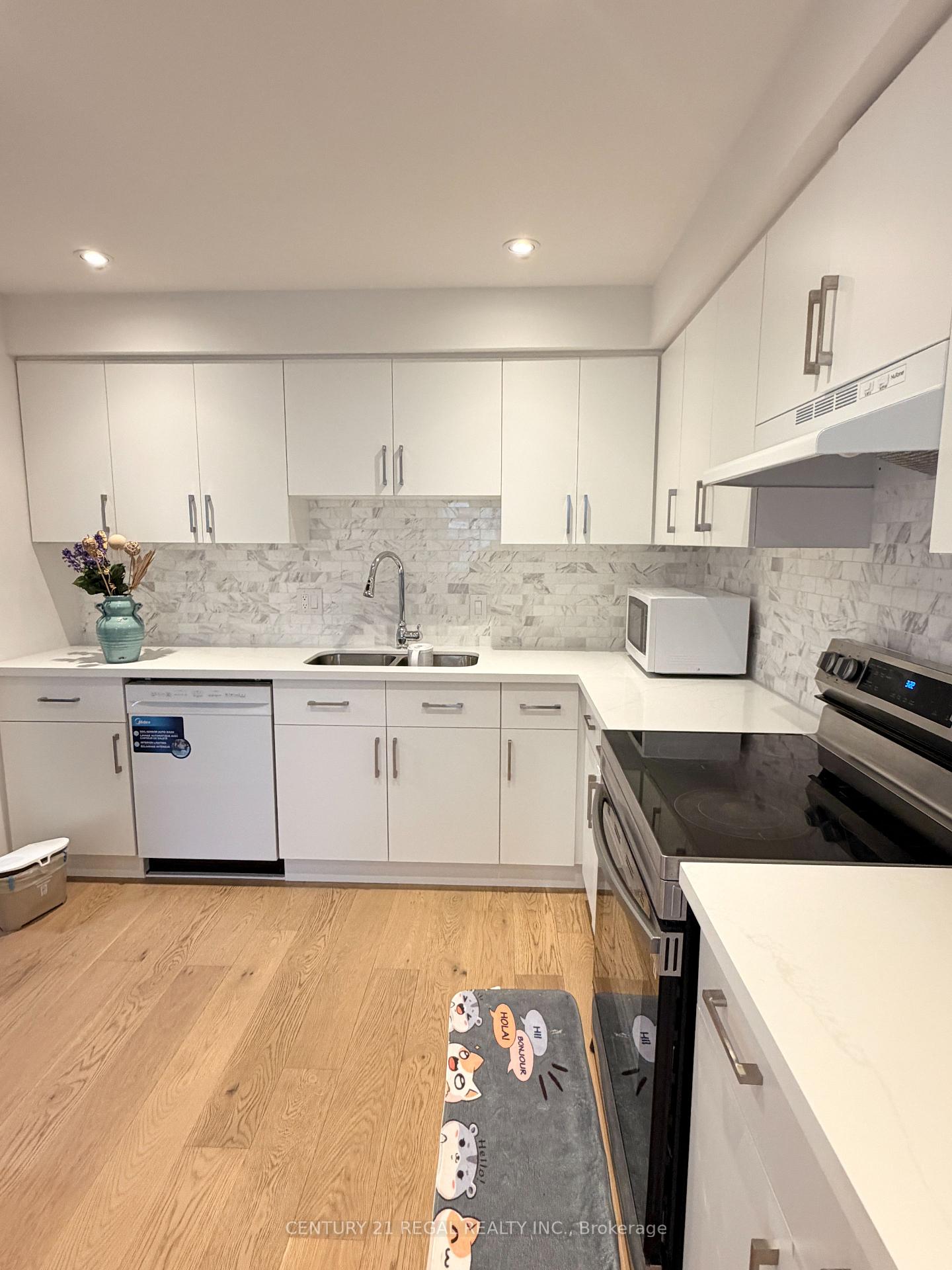 Photo 5 of 8 Chamberlain Court, Ajax, South West — HOMEH